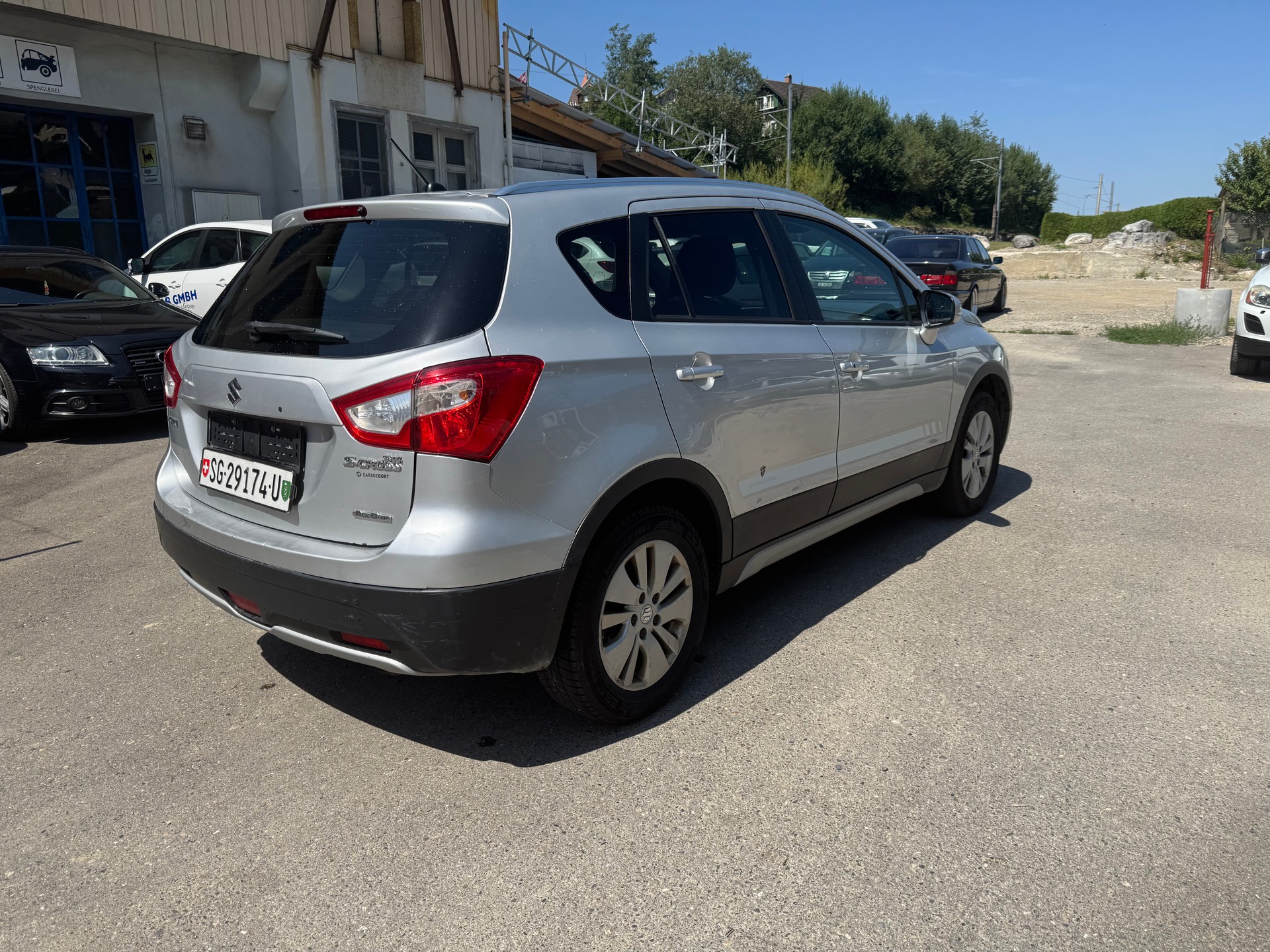 SUZUKI SX4 S-Cross 1.6 TD Compact+ 4WD-image-5