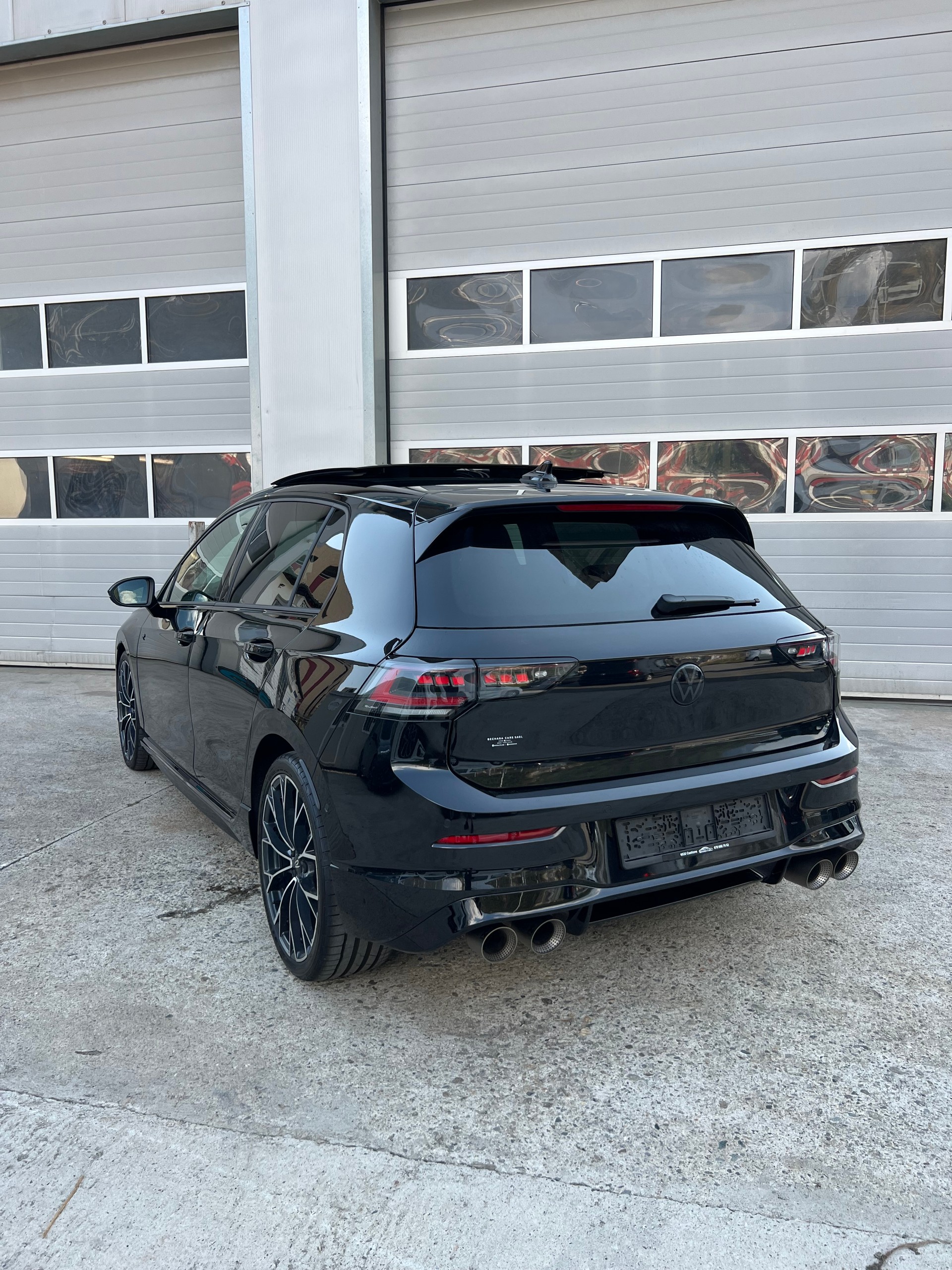 VW Golf 2.0 TSI R DSG 4 Motion - Leasing da 599.-/MESE 0.- ANTICIPO-image-3