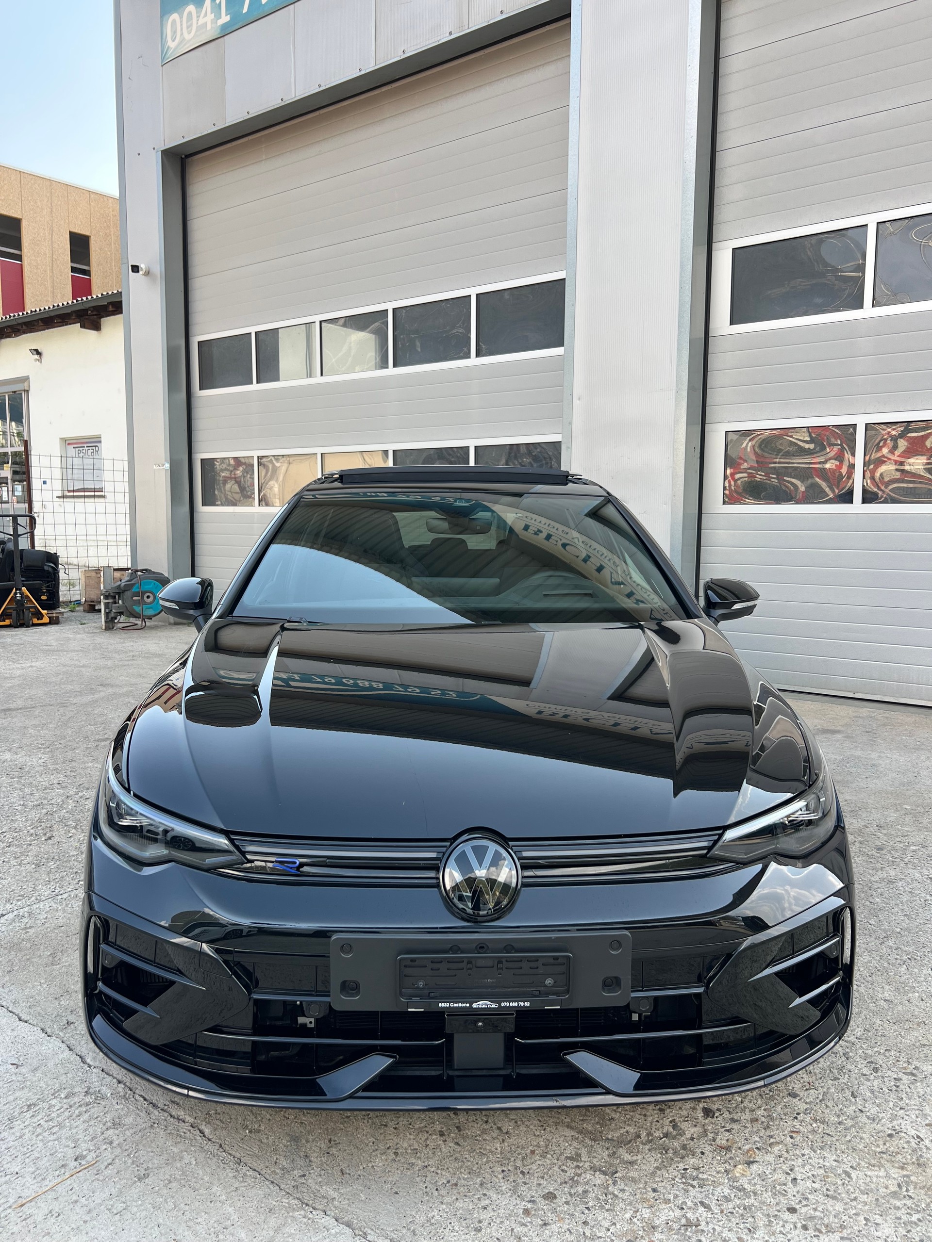 VW Golf 2.0 TSI R DSG 4 Motion - Leasing da 599.-/MESE 0.- ANTICIPO-image-1