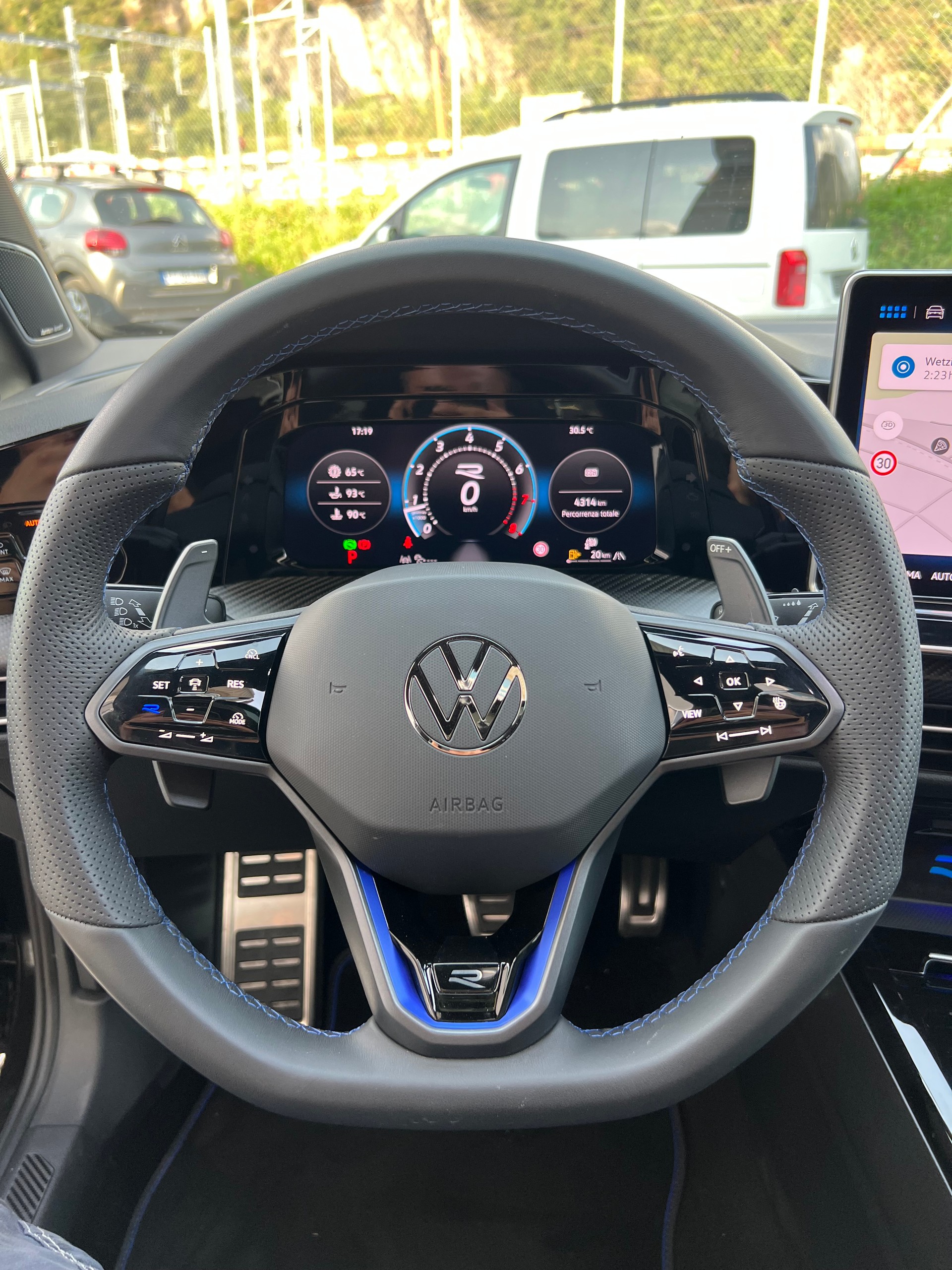 VW Golf 2.0 TSI R DSG 4 Motion - Leasing da 599.-/MESE 0.- ANTICIPO-image-9