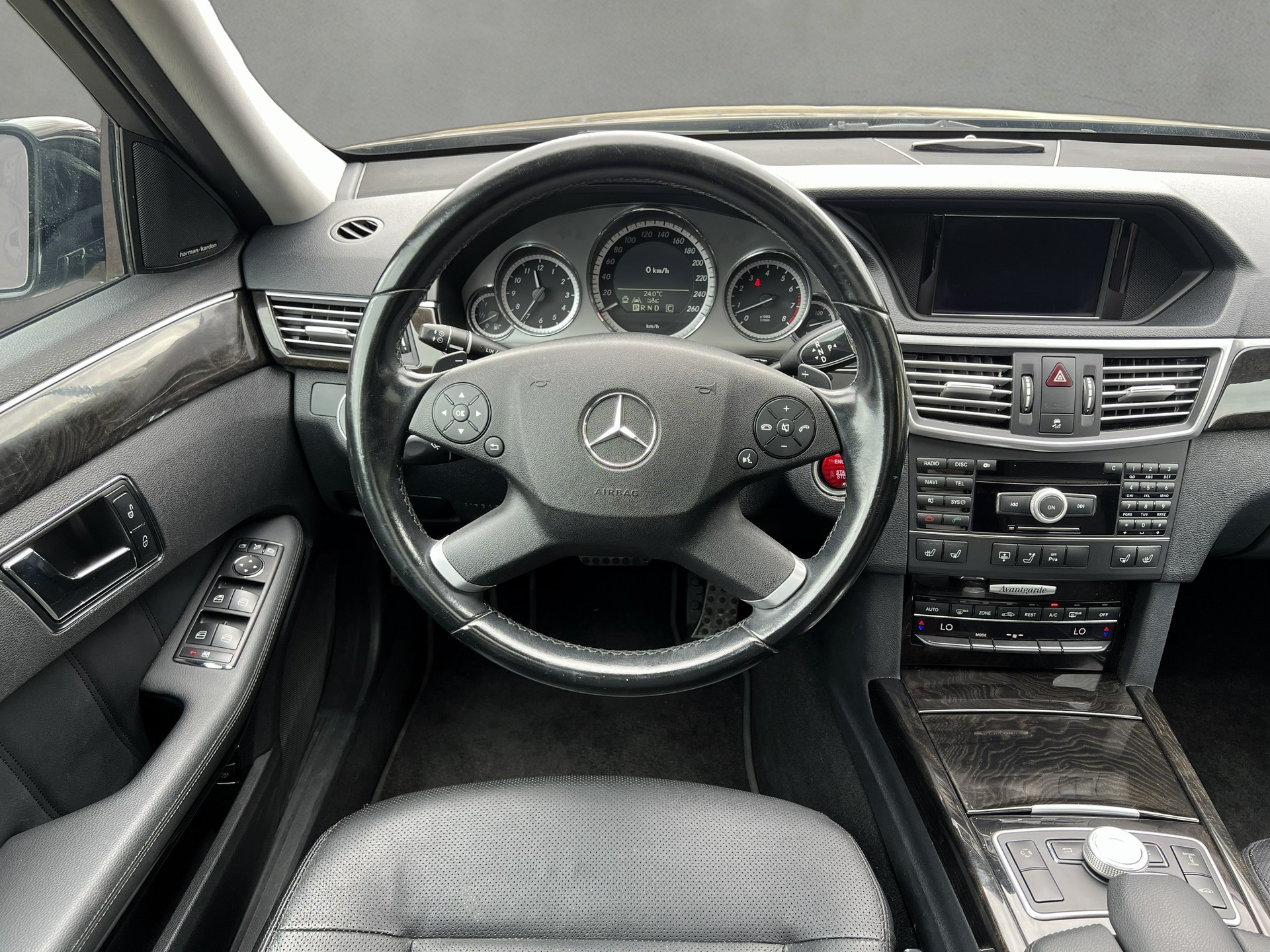 MERCEDES-BENZ E 500 Avantgarde 7G-Tronic-image-23