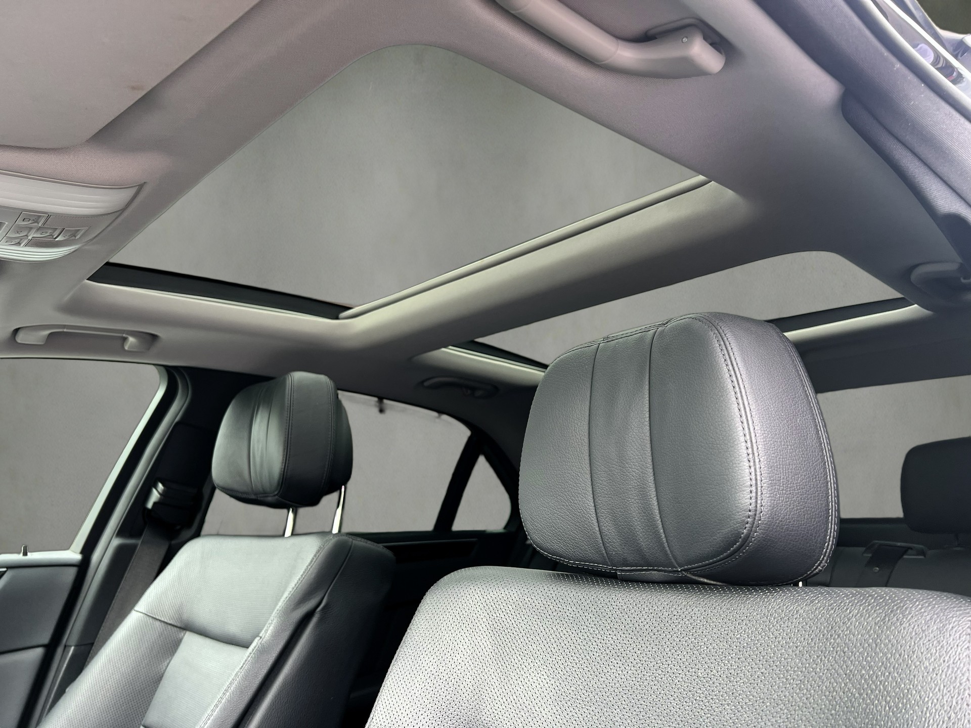 MERCEDES-BENZ E 500 Avantgarde 7G-Tronic-image-17