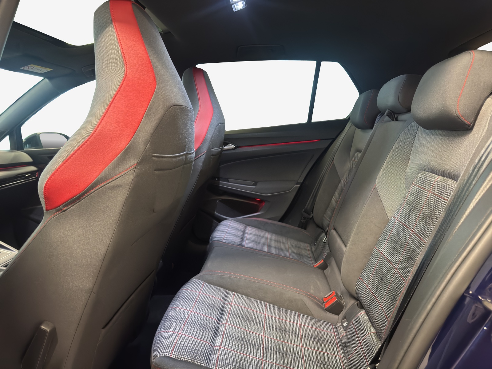 VW Golf 2.0 TSI GTI DSG-image-11