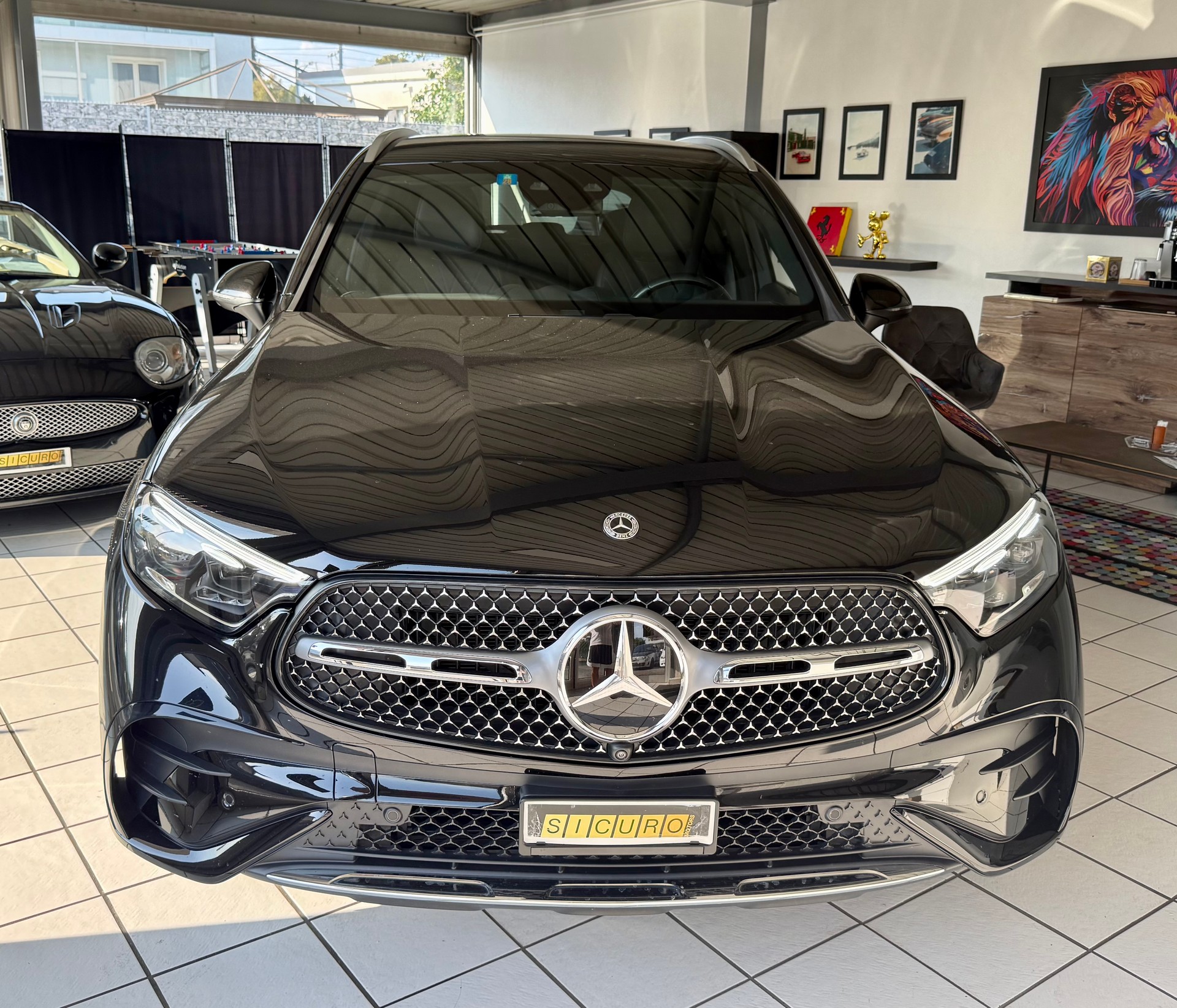 MERCEDES-BENZ GLC 300 AMG Line 4Matic 9G-Tronic-image-2