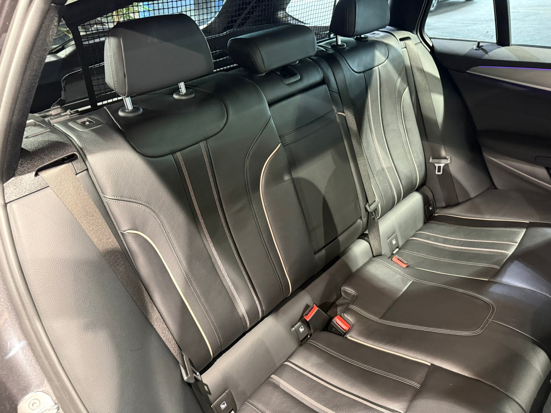 BMW M550d xDrive Touring Steptronic-image-12