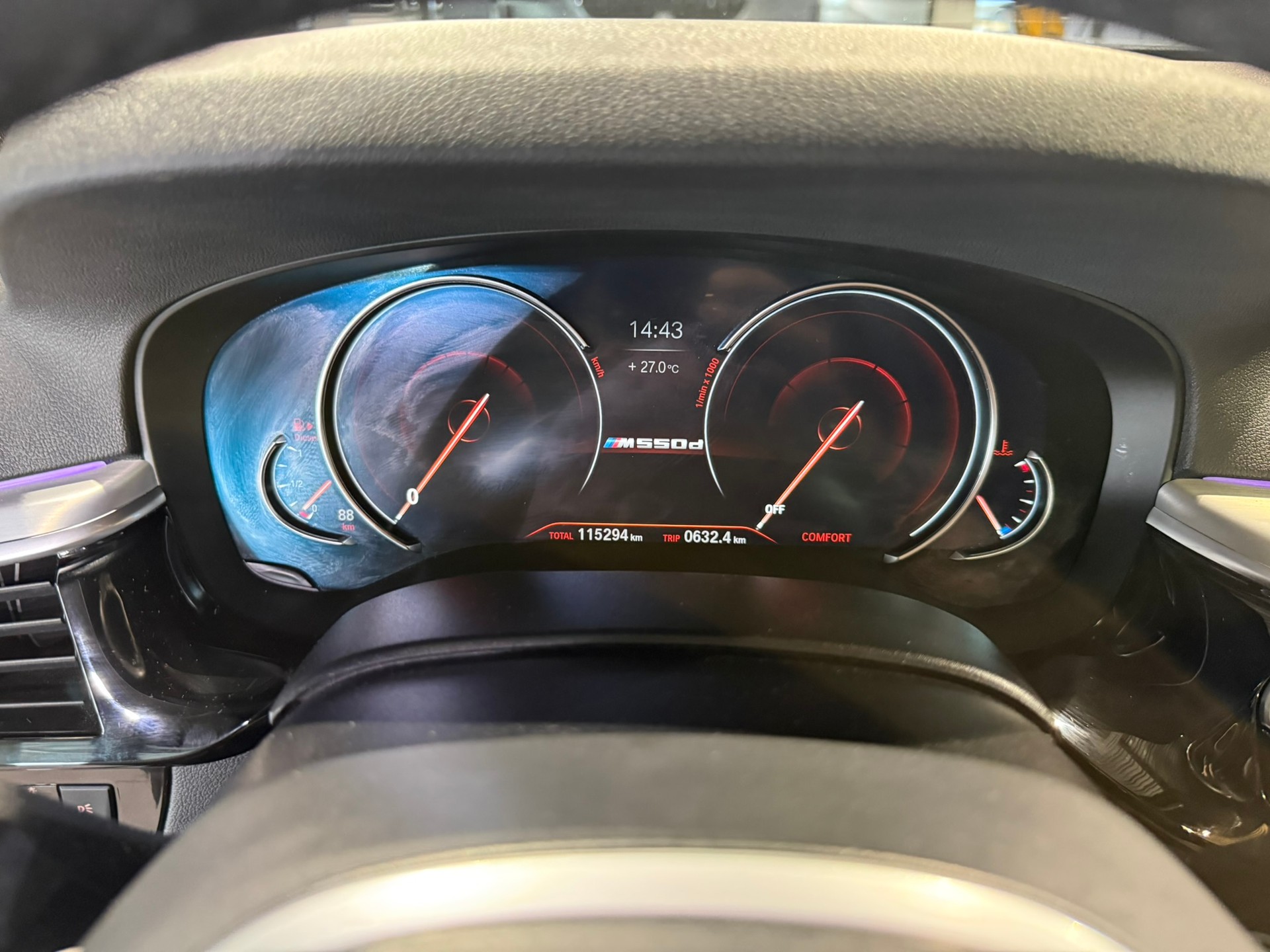 BMW M550d xDrive Touring Steptronic-image-21
