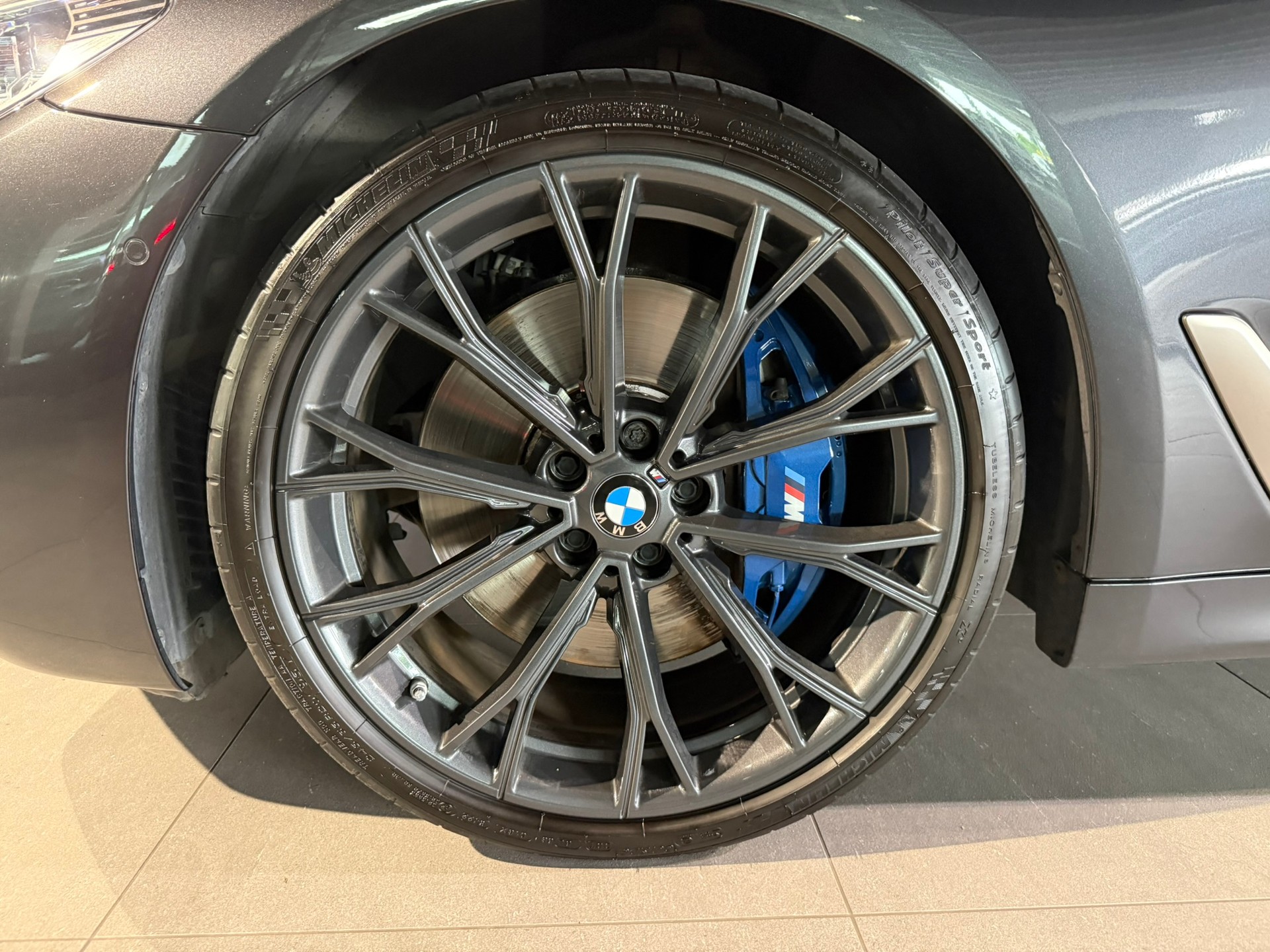 BMW M550d xDrive Touring Steptronic-image-7
