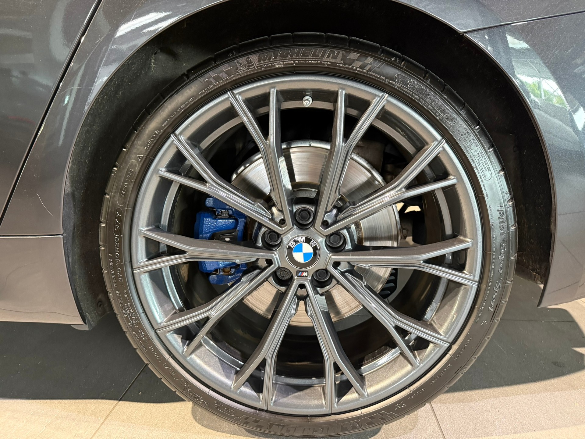 BMW M550d xDrive Touring Steptronic-image-6