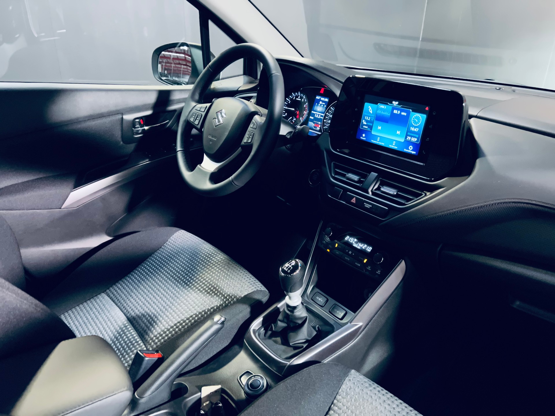 SUZUKI S-Cross 1.4 16V Compact+ MHD 4WD-image-7