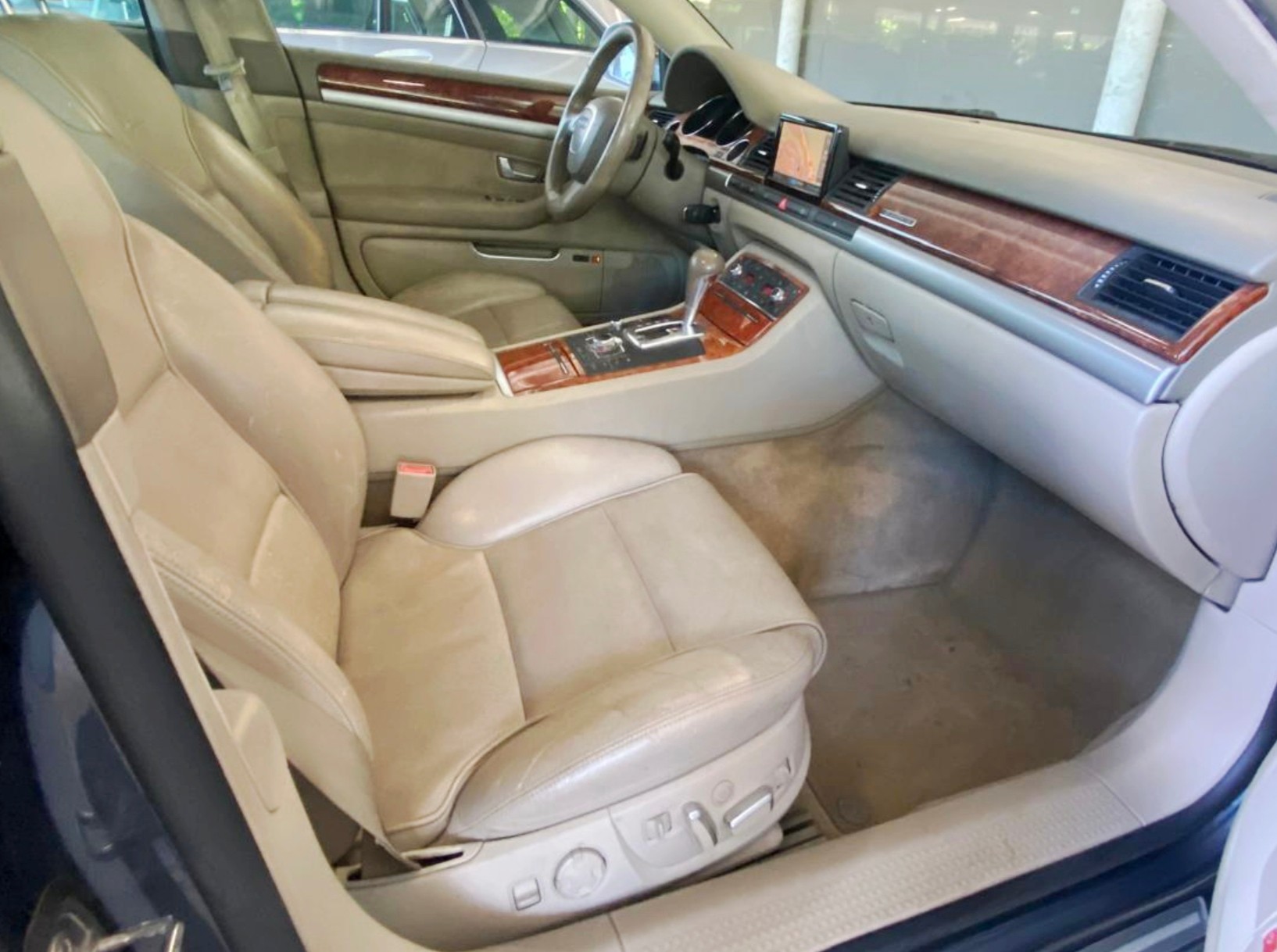 AUDI A8 L 3.0 TDI quattro tiptronic-image-9