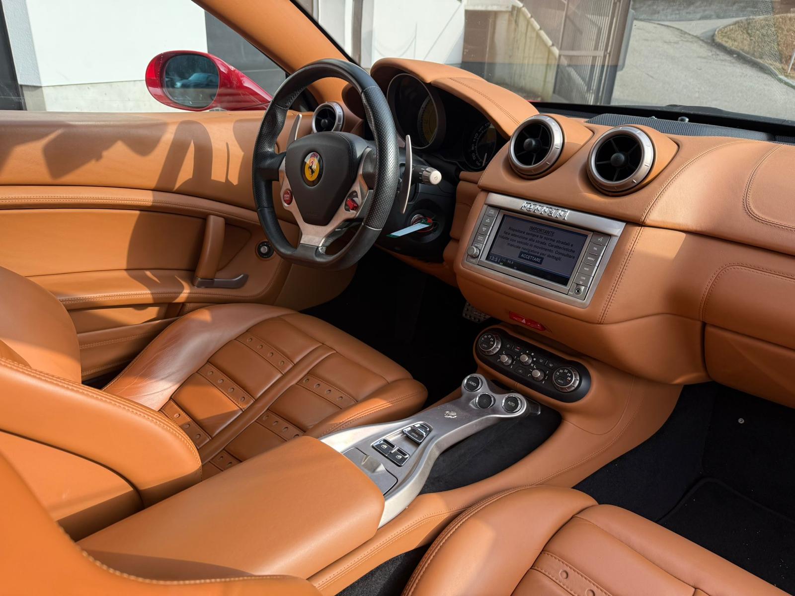 FERRARI California 4.3 V8-image-14