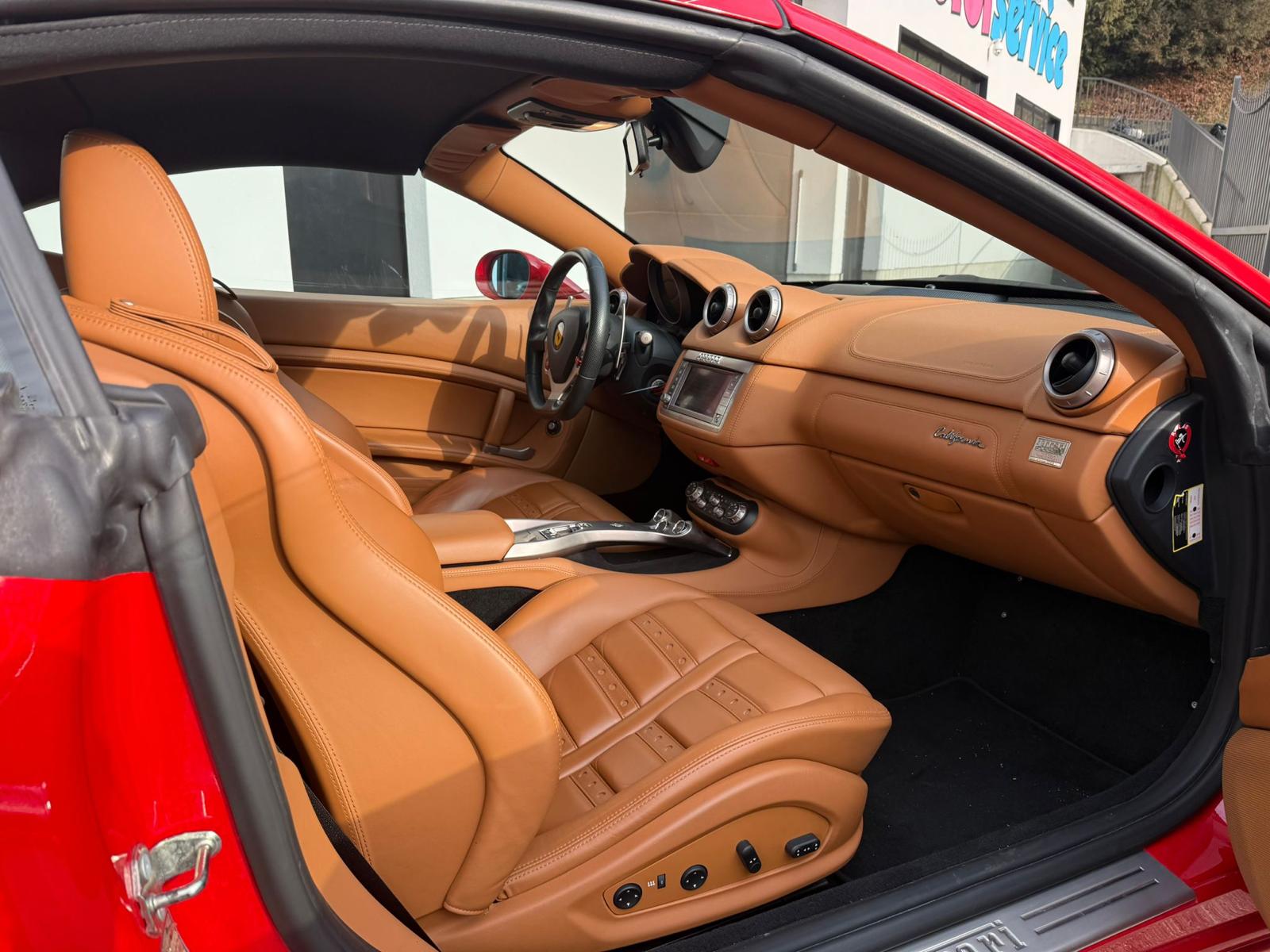 FERRARI California 4.3 V8-image-11