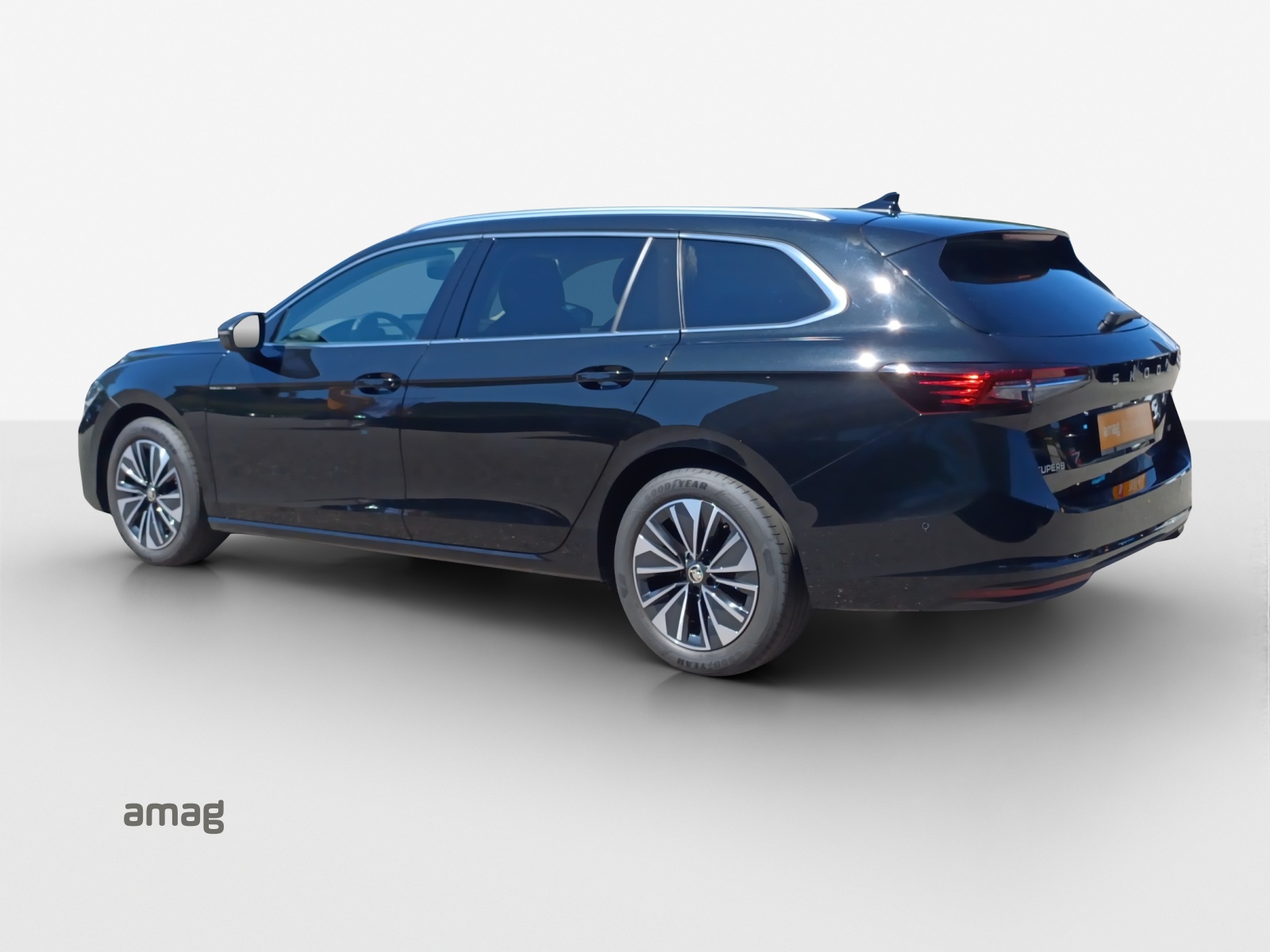 SKODA Superb Combi 2.0 TDi Selection 4x4 DSG-showroom-element-2