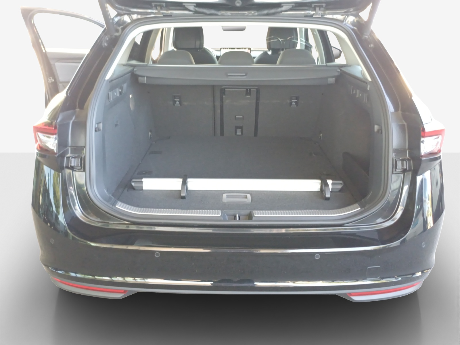 SKODA Superb Combi 2.0 TDi Selection 4x4 DSG-image-12