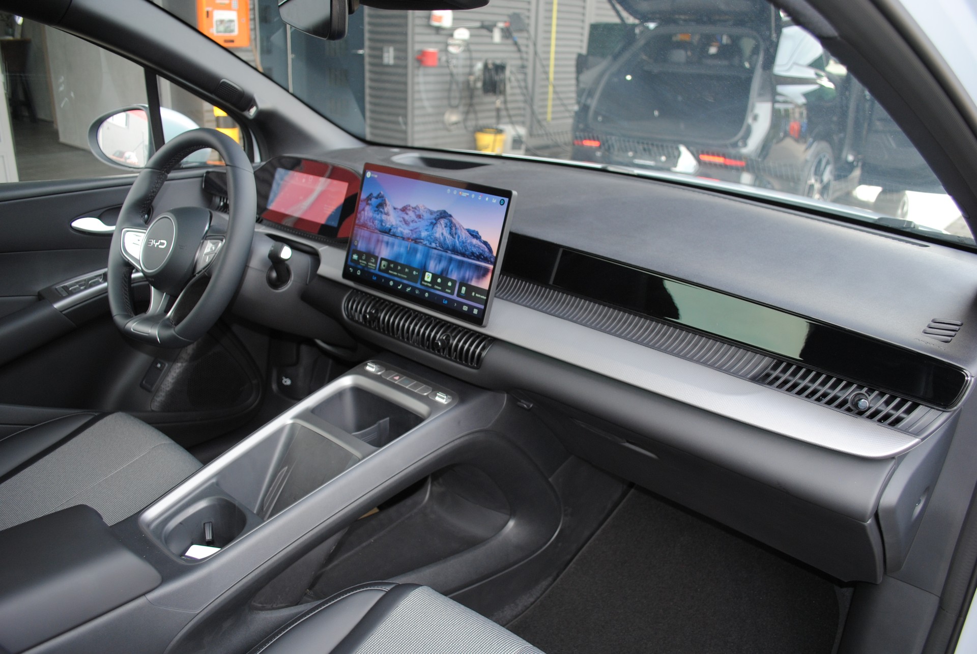 BYD Dolphin G DM-i Boost-image-13