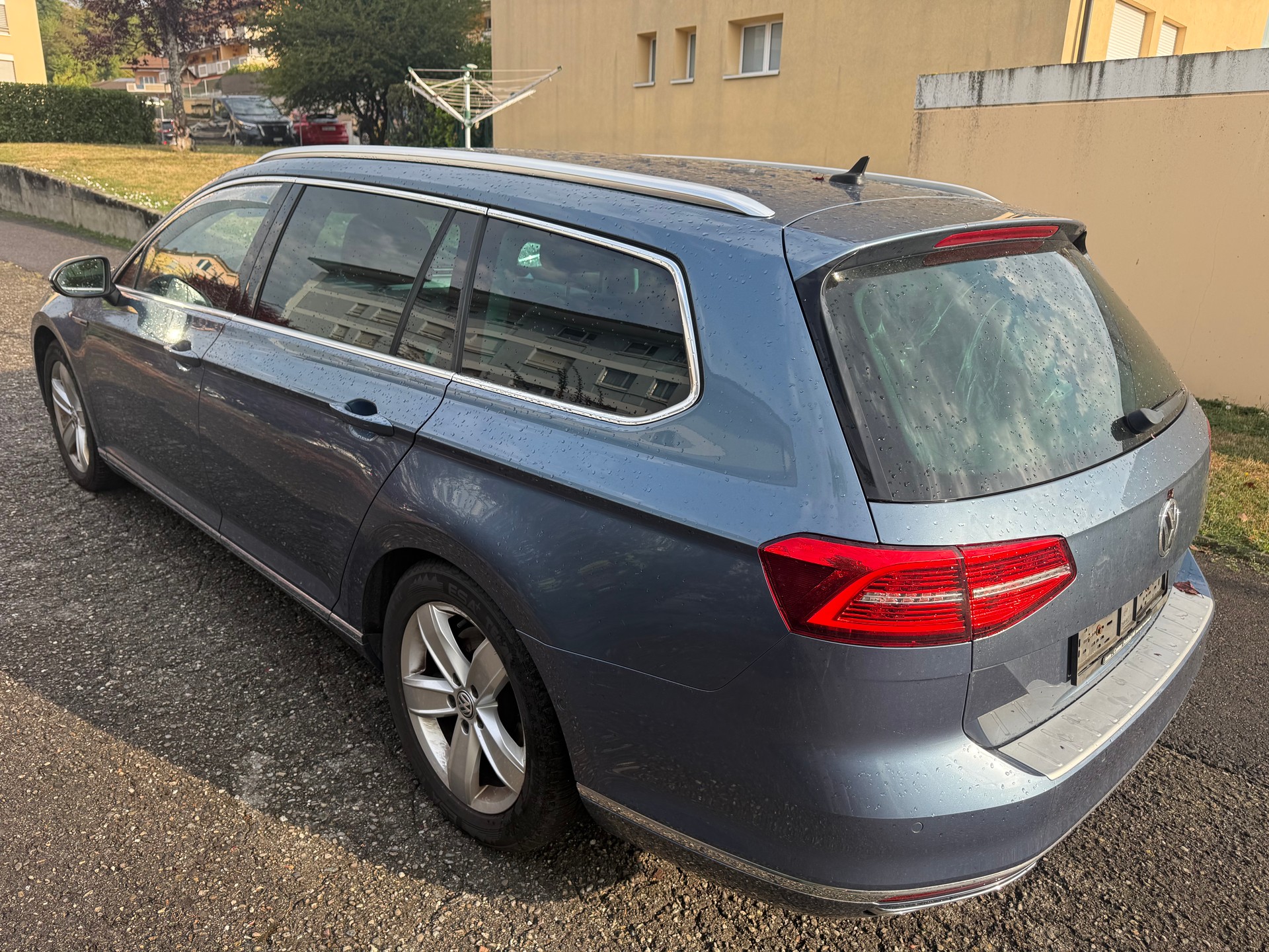 VW Passat Variant 2.0 TDI BMT Comfortline DSG 4Motion-image-2