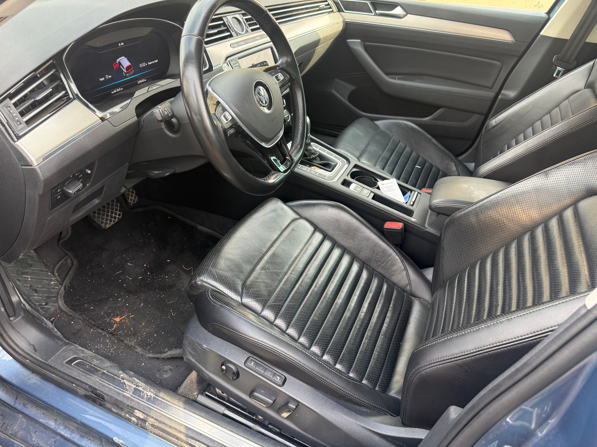 VW Passat Variant 2.0 TDI BMT Comfortline DSG 4Motion-image-11