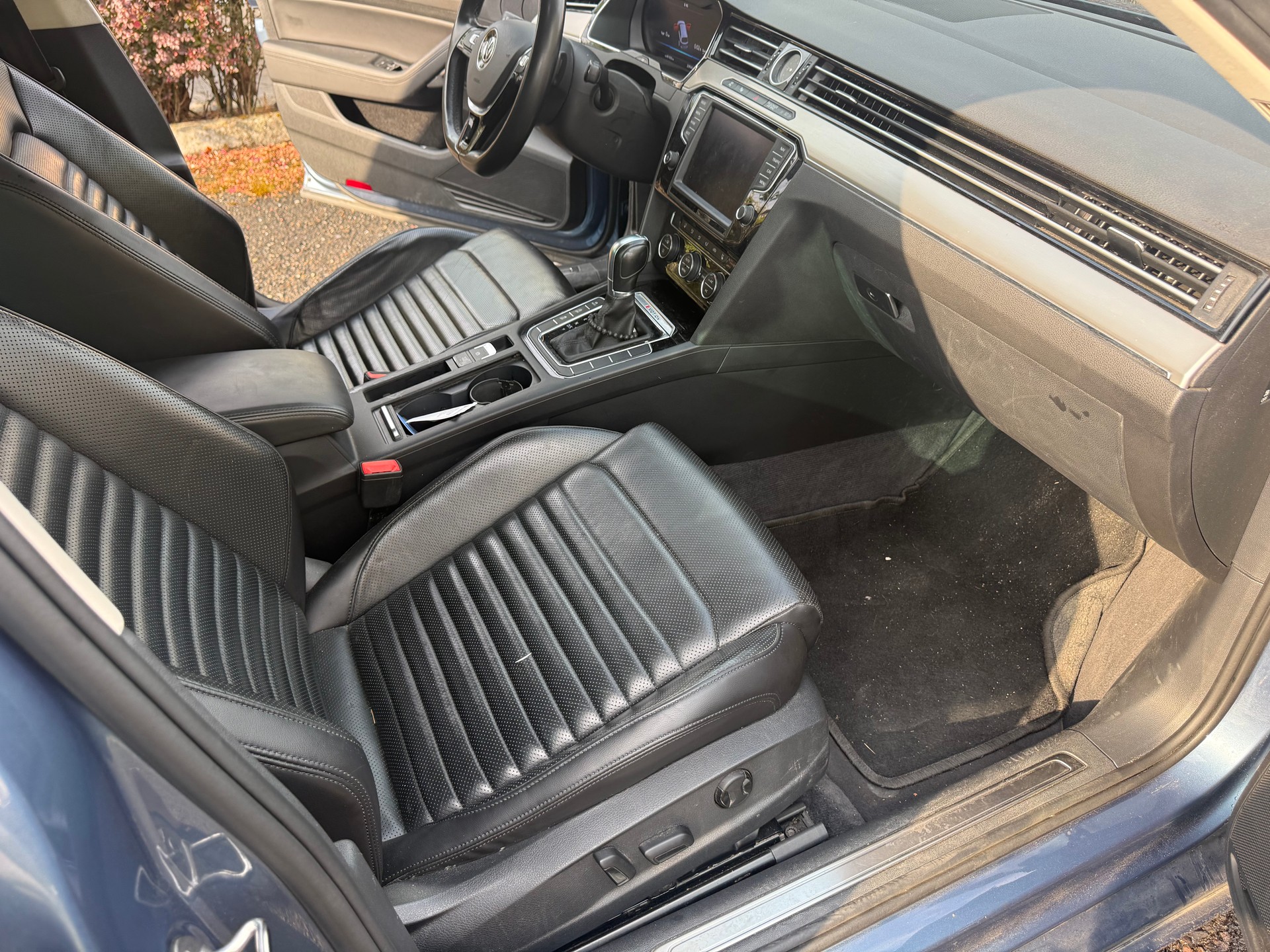 VW Passat Variant 2.0 TDI BMT Comfortline DSG 4Motion-image-6