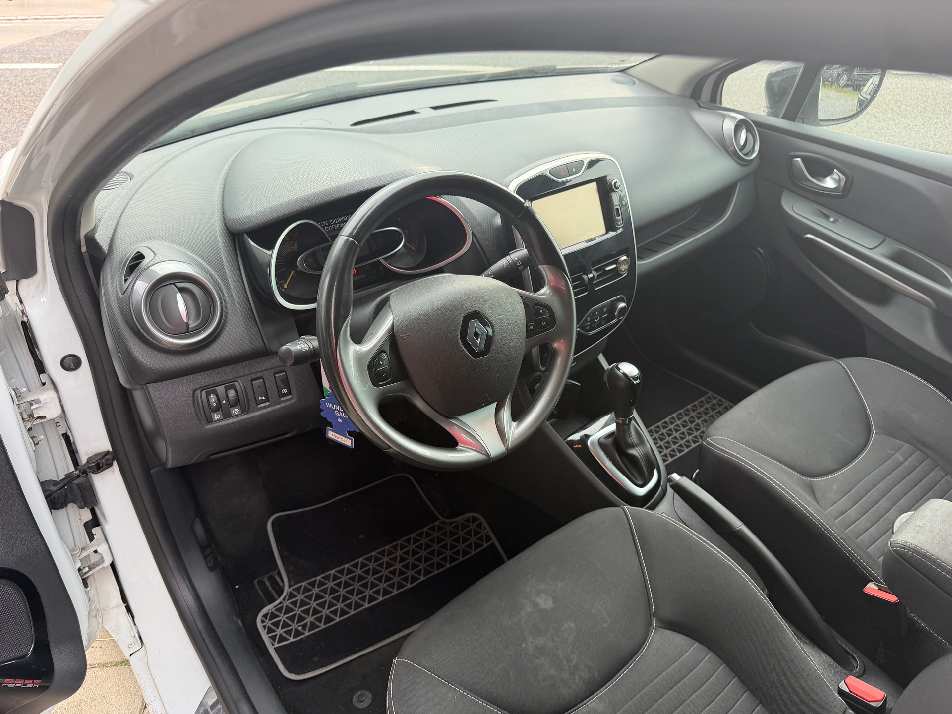 RENAULT Clio 1.3 Business EDC-image-10