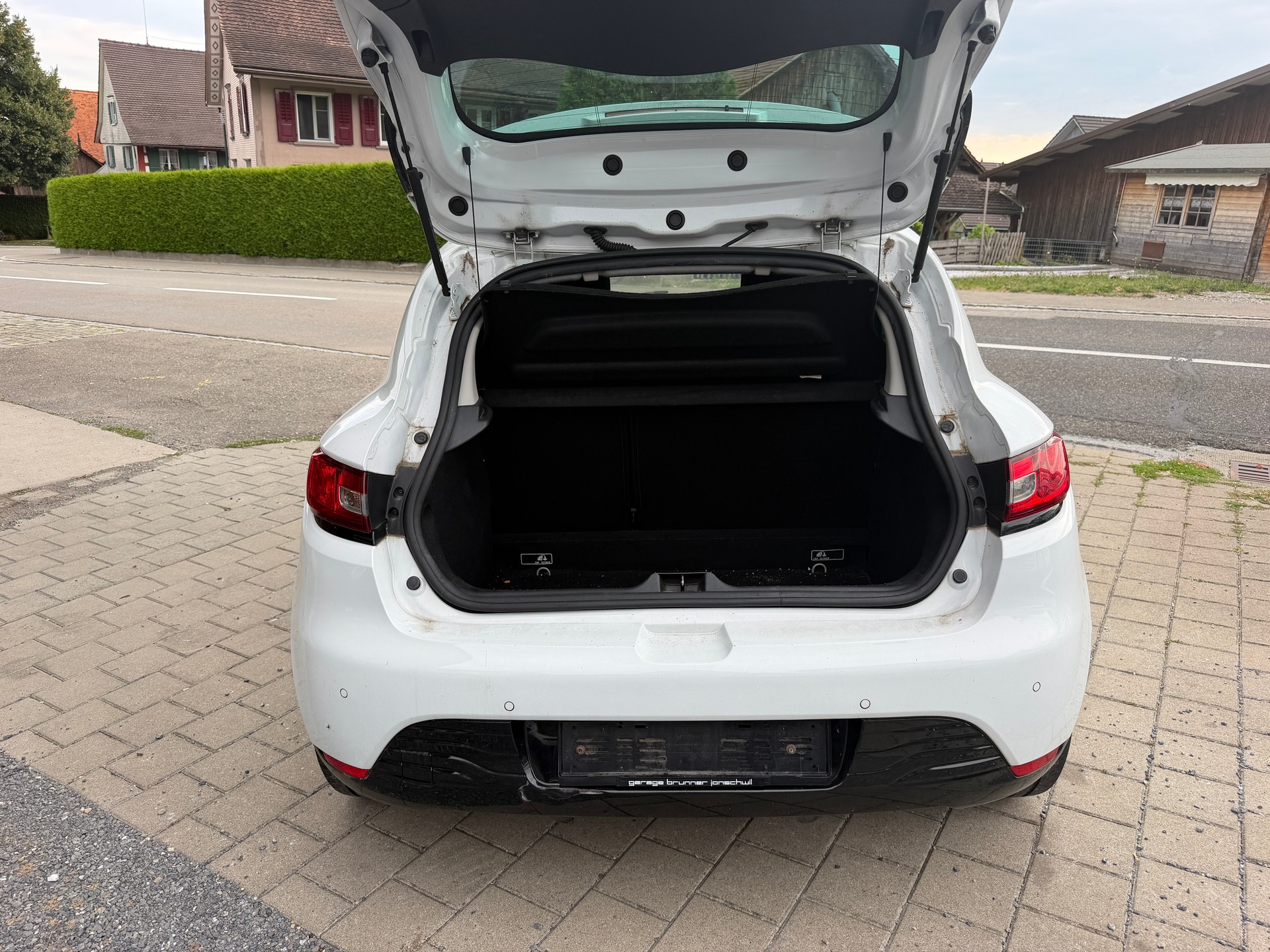 RENAULT Clio 1.3 Business EDC-image-9