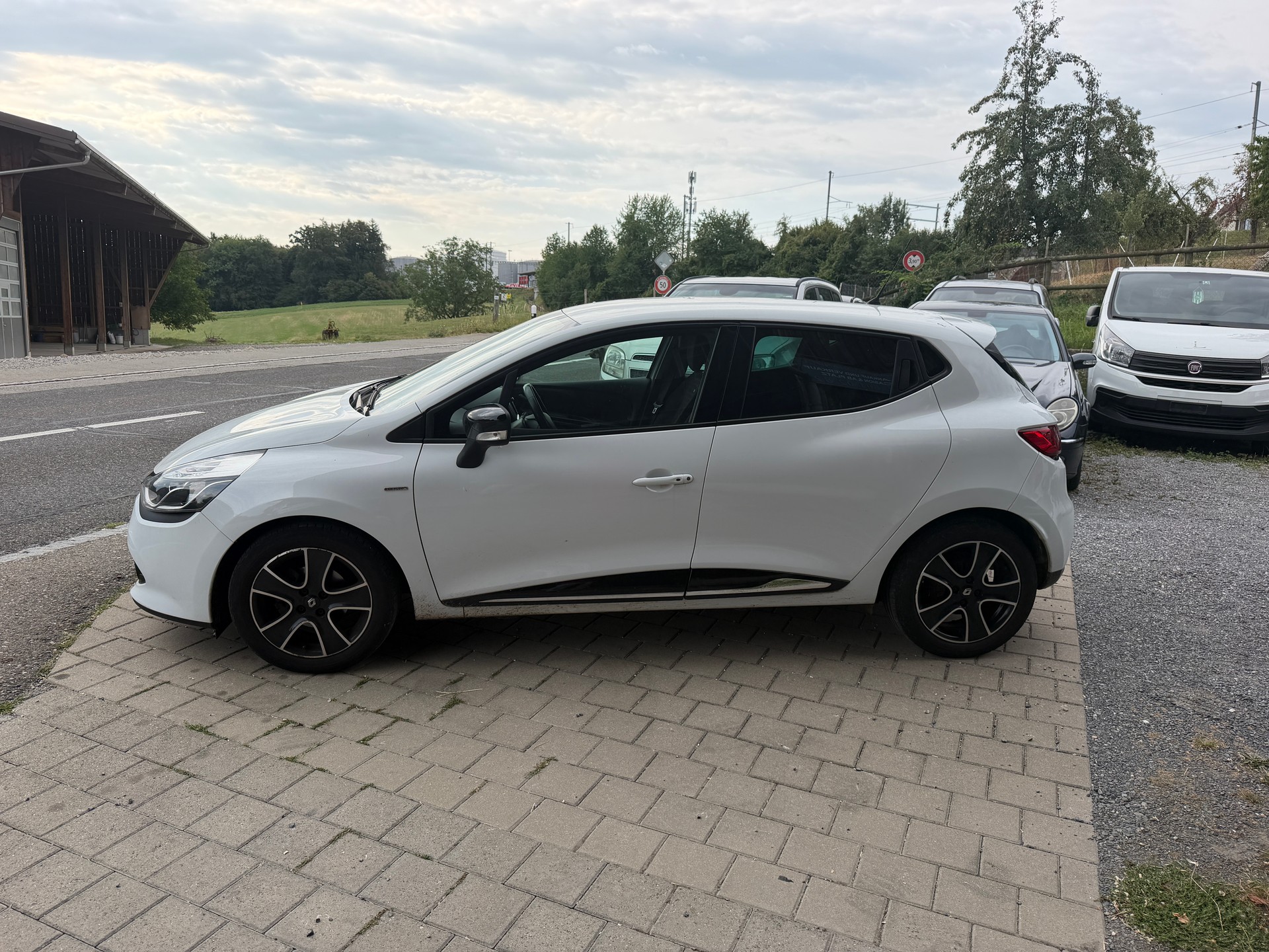 RENAULT Clio 1.3 Business EDC-image-2