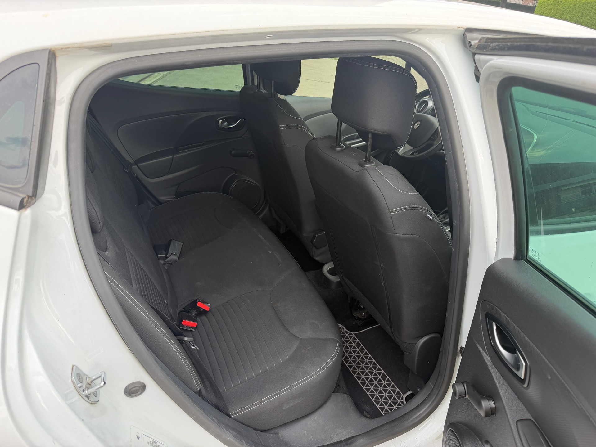 RENAULT Clio 1.3 Business EDC-image-8