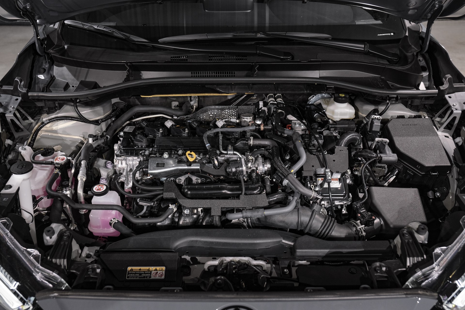 TOYOTA Corolla Cross 2.0 GR Sport e-CVT-image-23