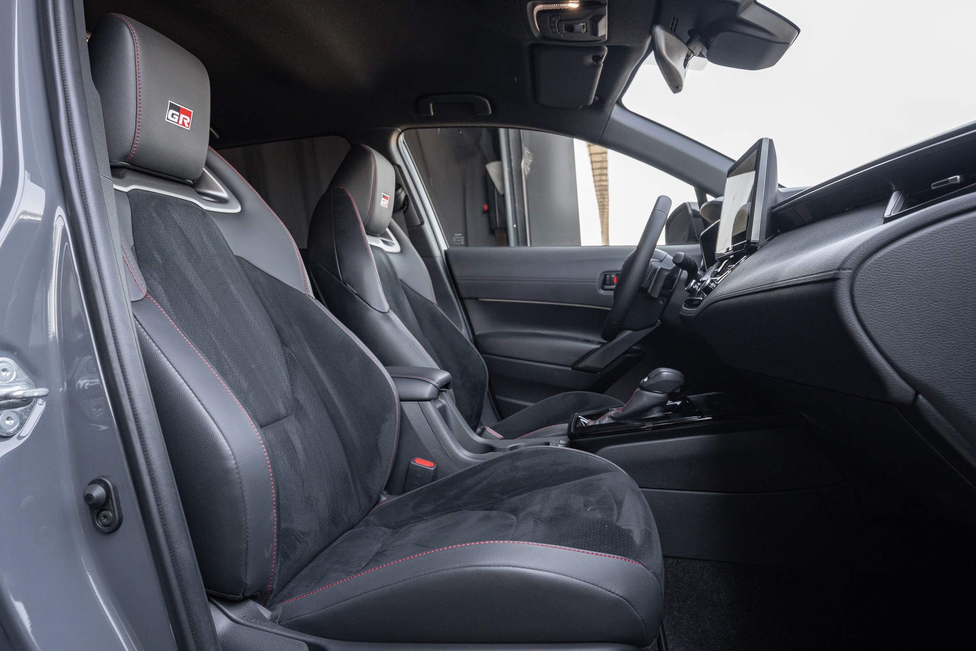TOYOTA Corolla Cross 2.0 GR Sport e-CVT-image-10