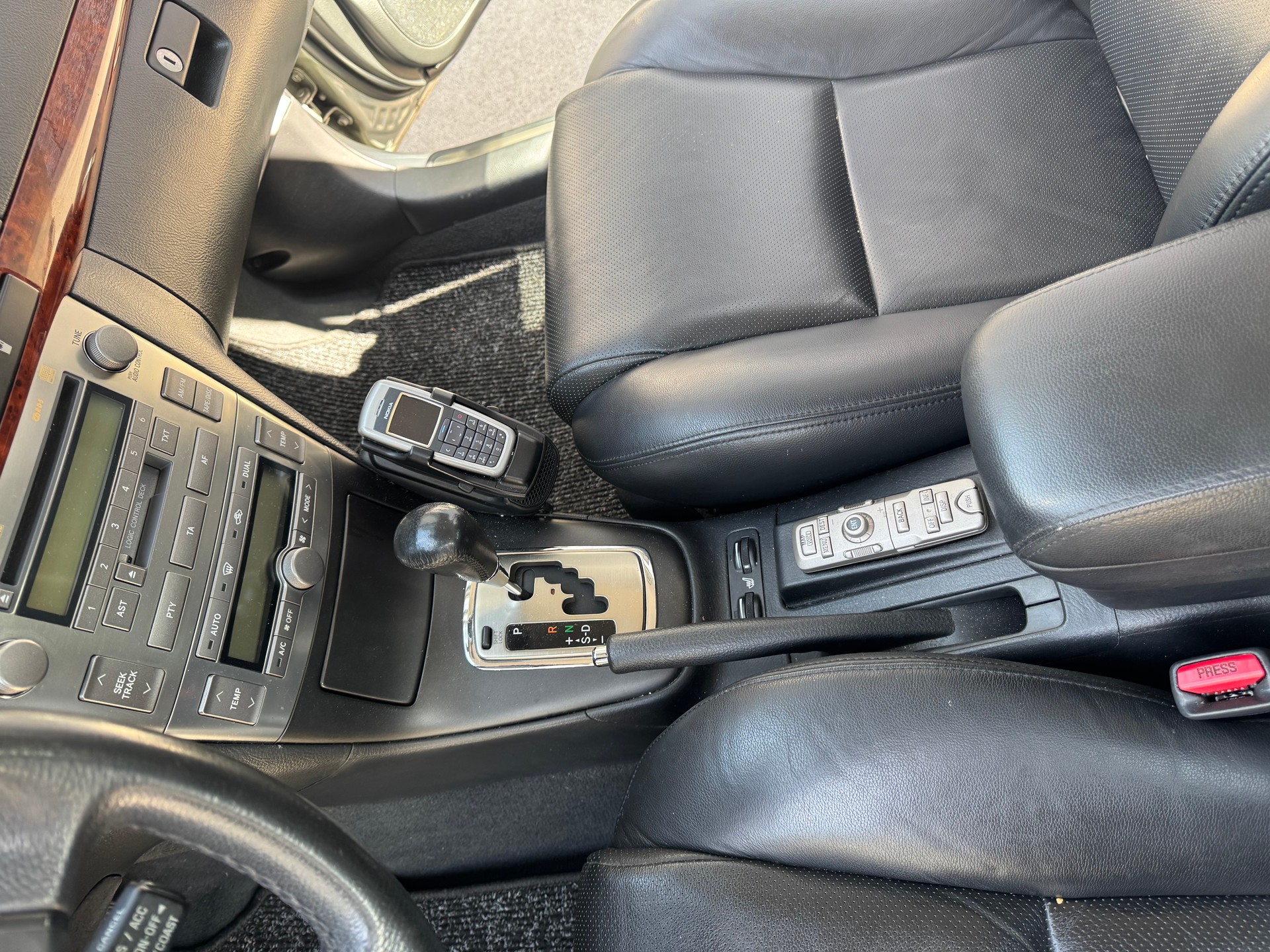 TOYOTA Avensis 2.4 D4 VVT-i Linea Sol Sportswagon T-Step5-image-12