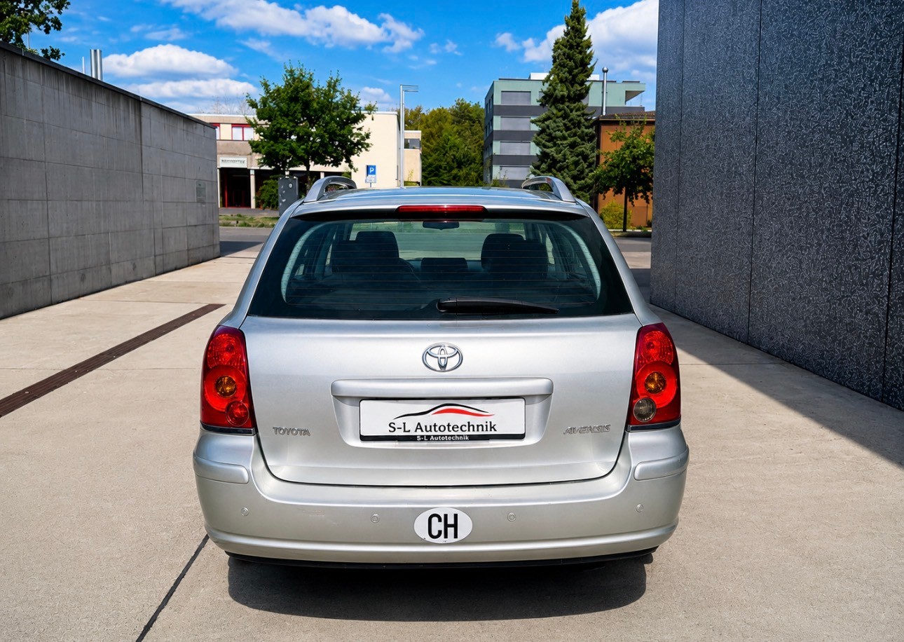 TOYOTA Avensis 2.4 D4 VVT-i Linea Sol Sportswagon T-Step5-image-5