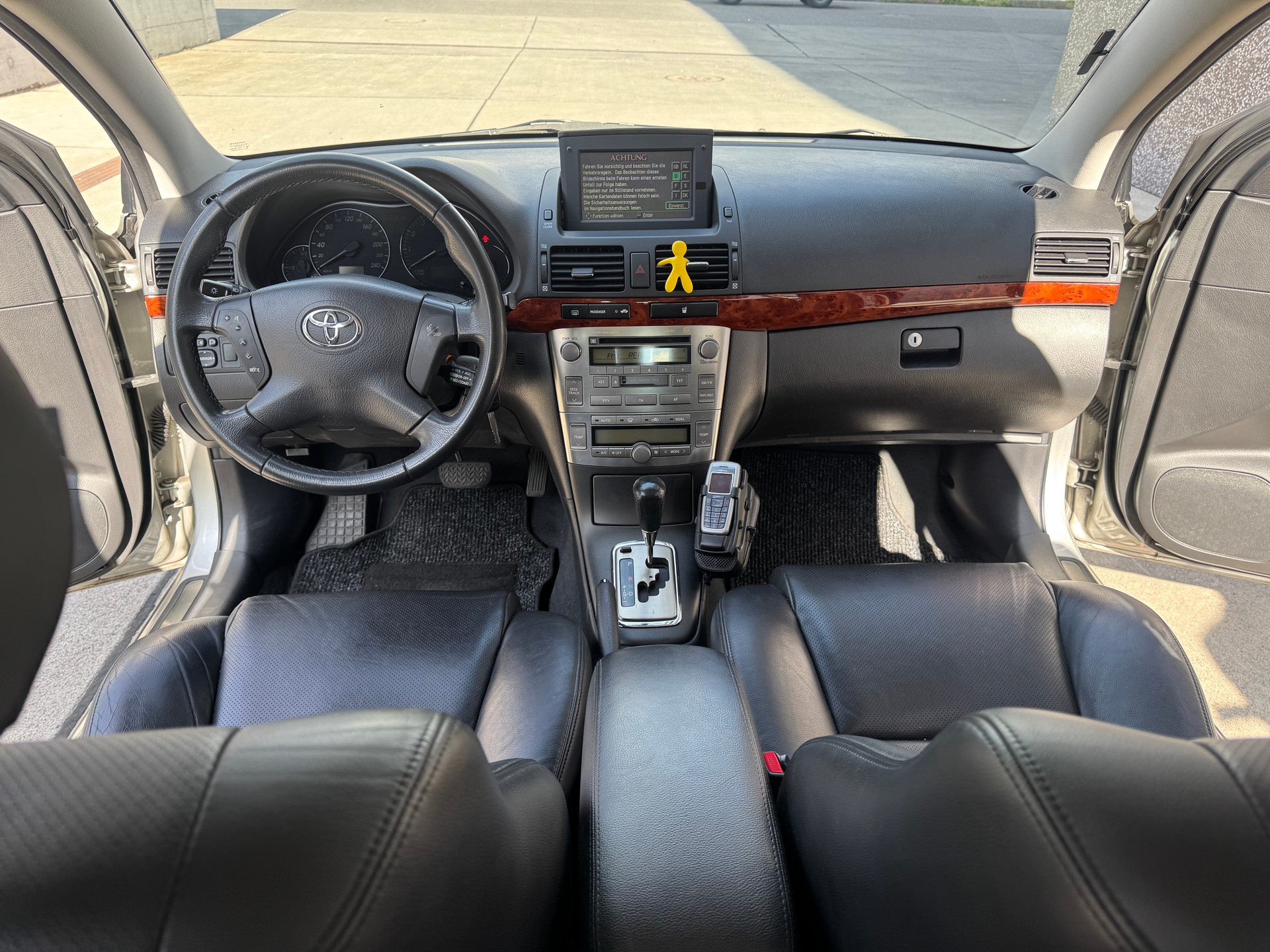 TOYOTA Avensis 2.4 D4 VVT-i Linea Sol Sportswagon T-Step5-image-7
