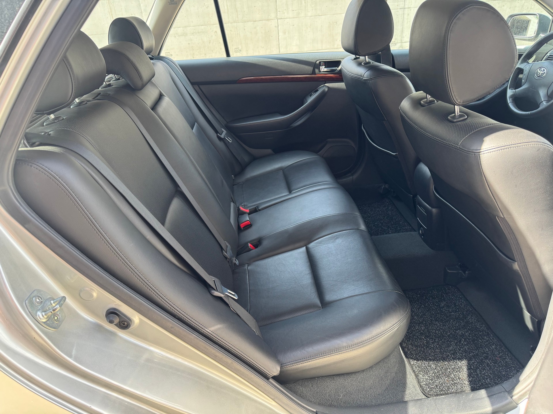 TOYOTA Avensis 2.4 D4 VVT-i Linea Sol Sportswagon T-Step5-image-11