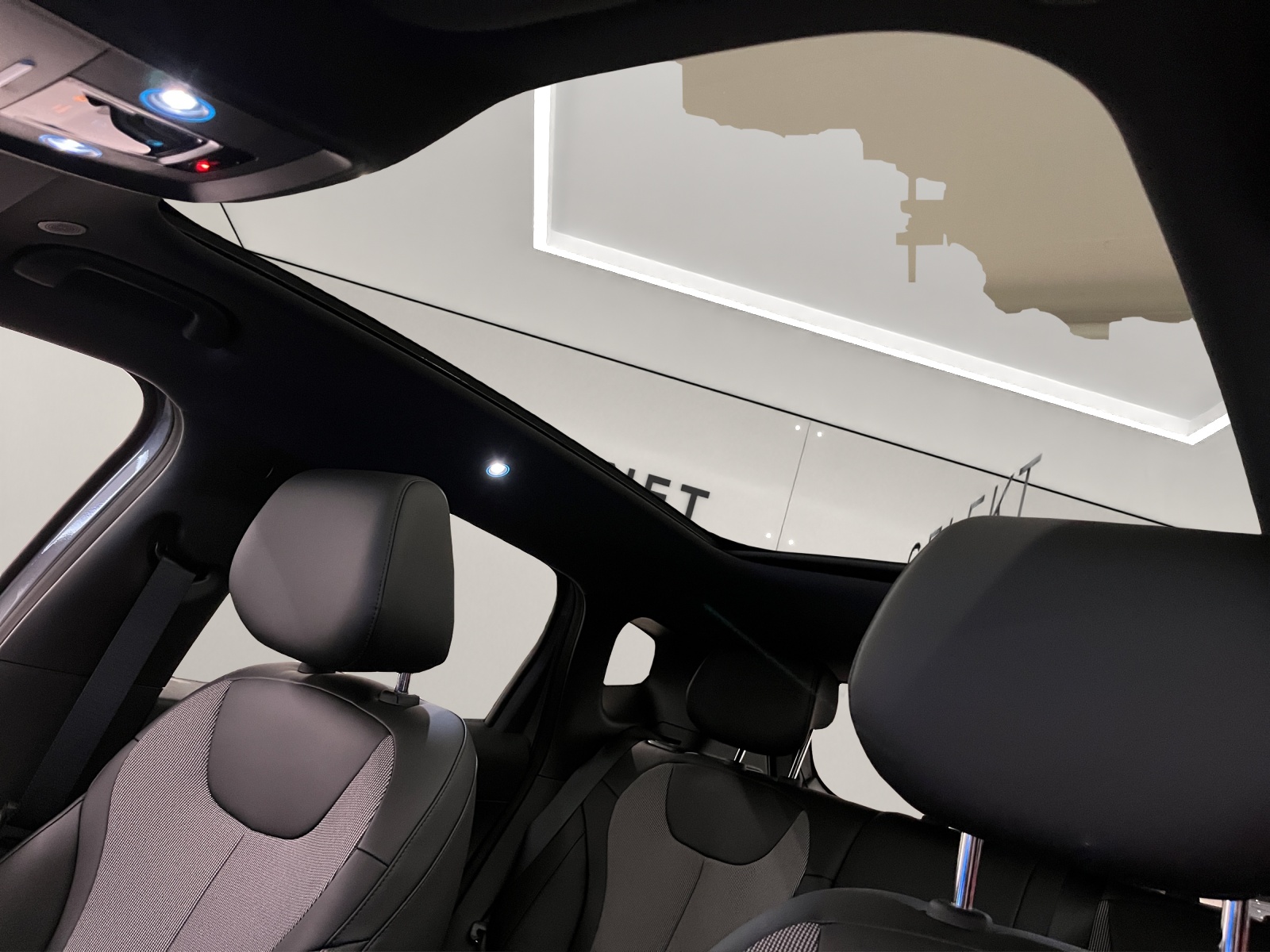 BYD Dolphin G DM-i Comfort-image-12