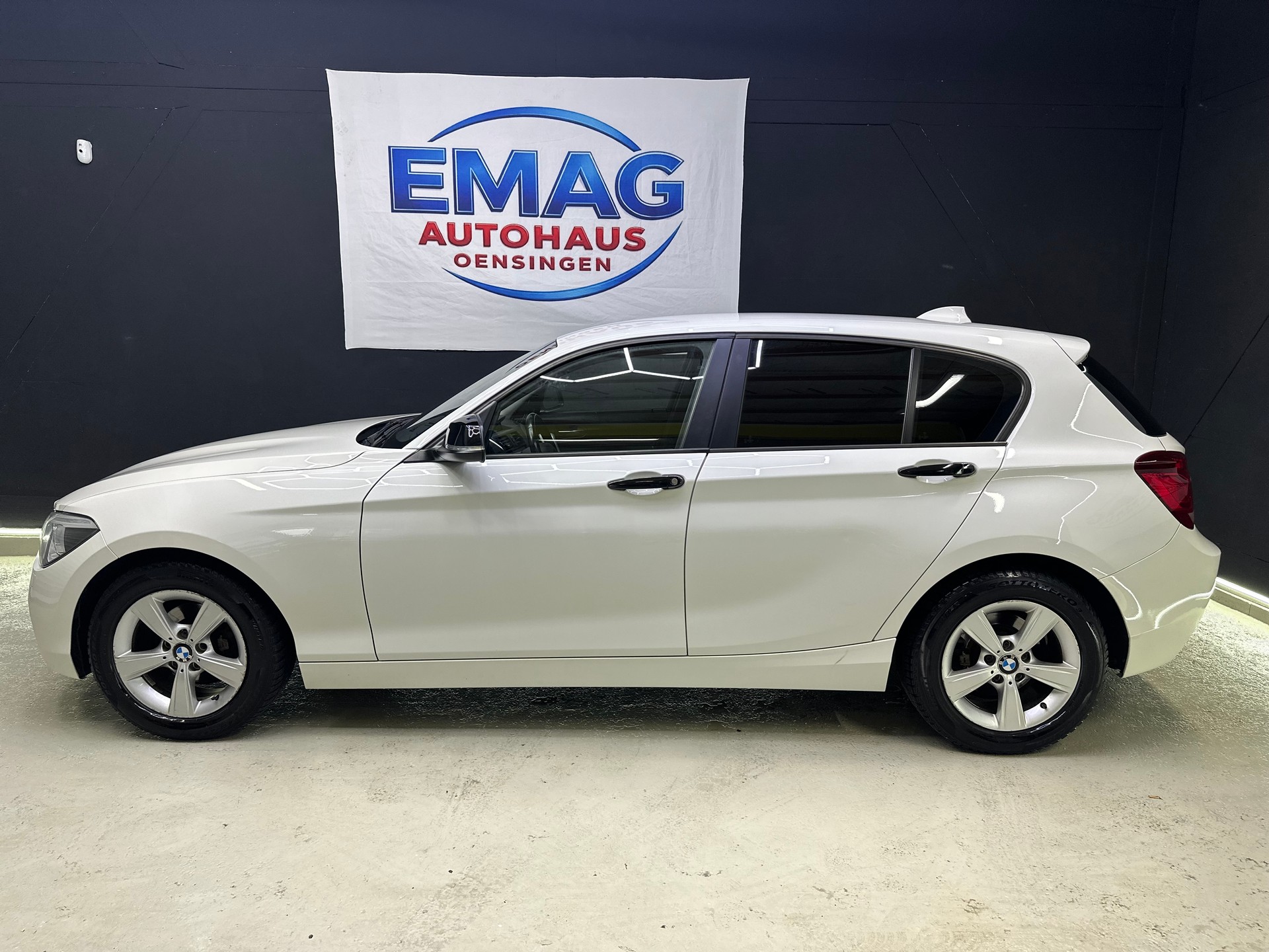 BMW 116d Sport Line Steptronic-image-5