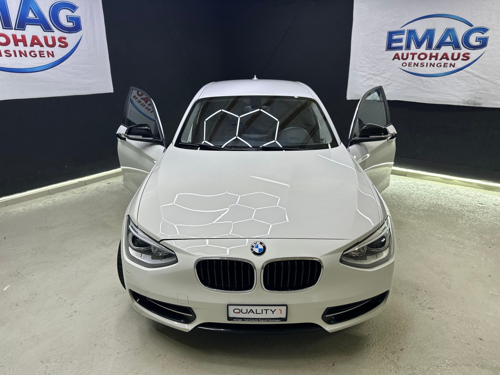 BMW 116d Sport Line Steptronic-image-2