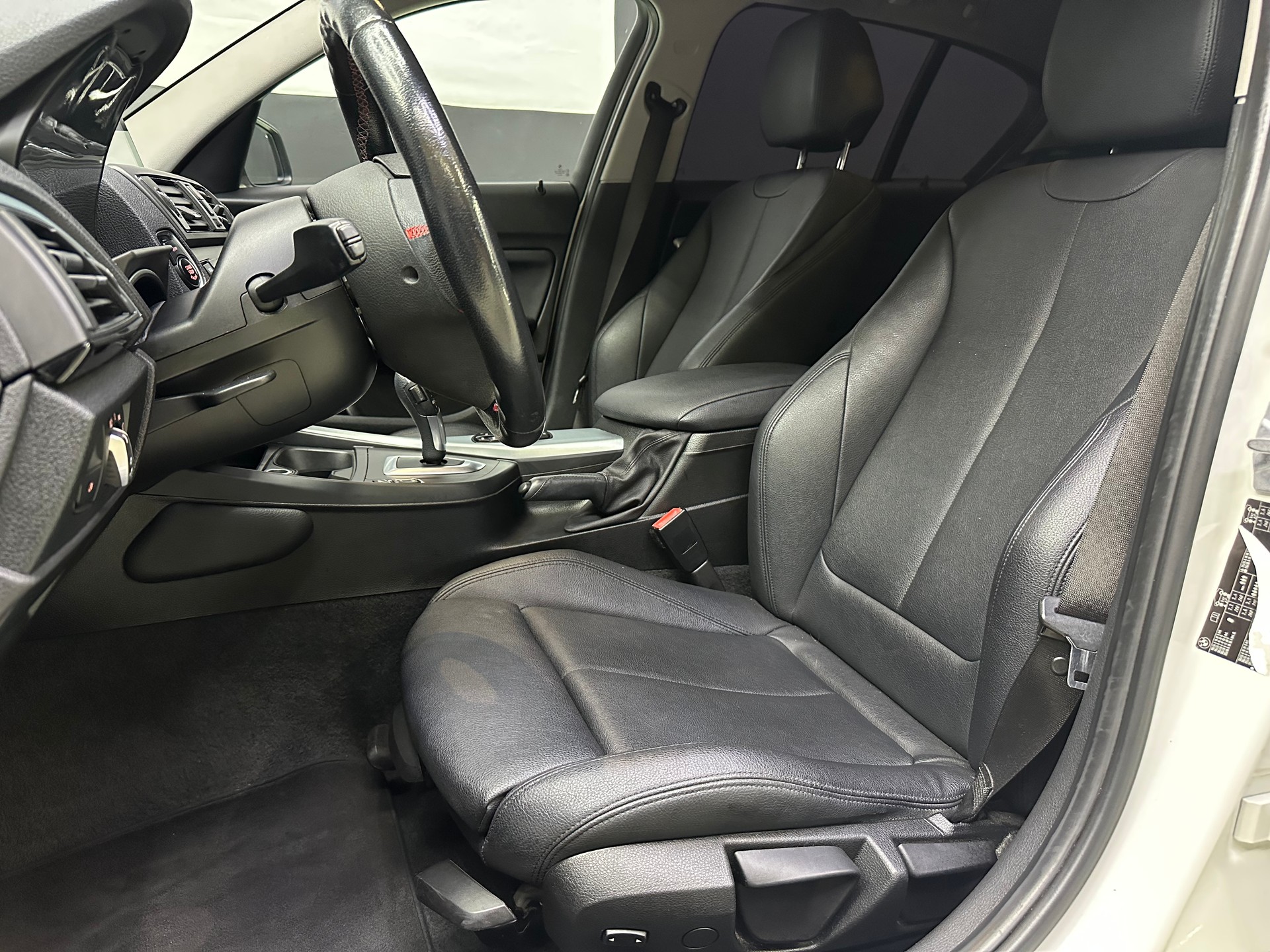BMW 116d Sport Line Steptronic-image-10