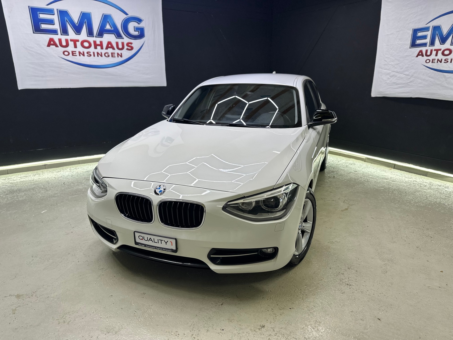 BMW 116d Sport Line Steptronic-image-0