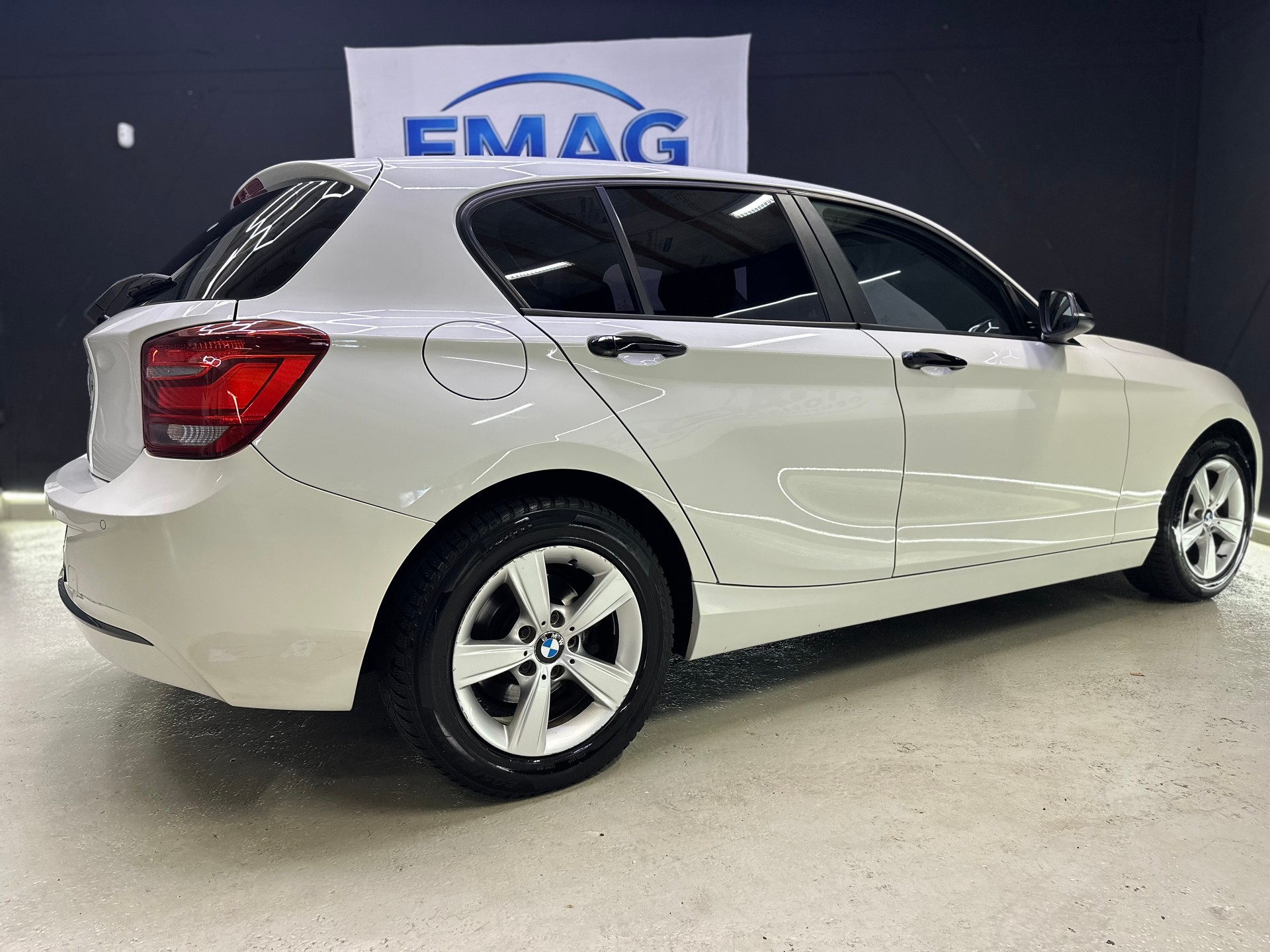 BMW 116d Sport Line Steptronic-image-8