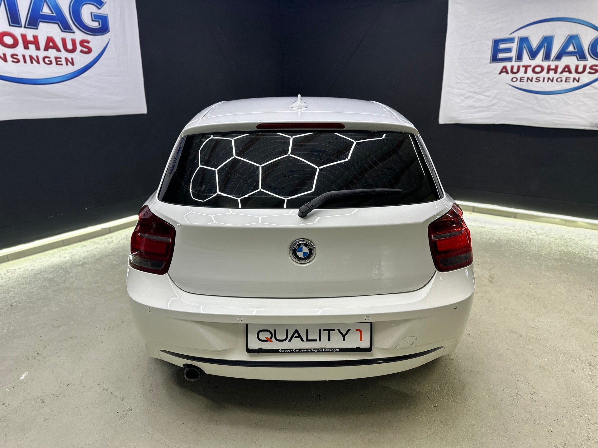 BMW 116d Sport Line Steptronic-image-6