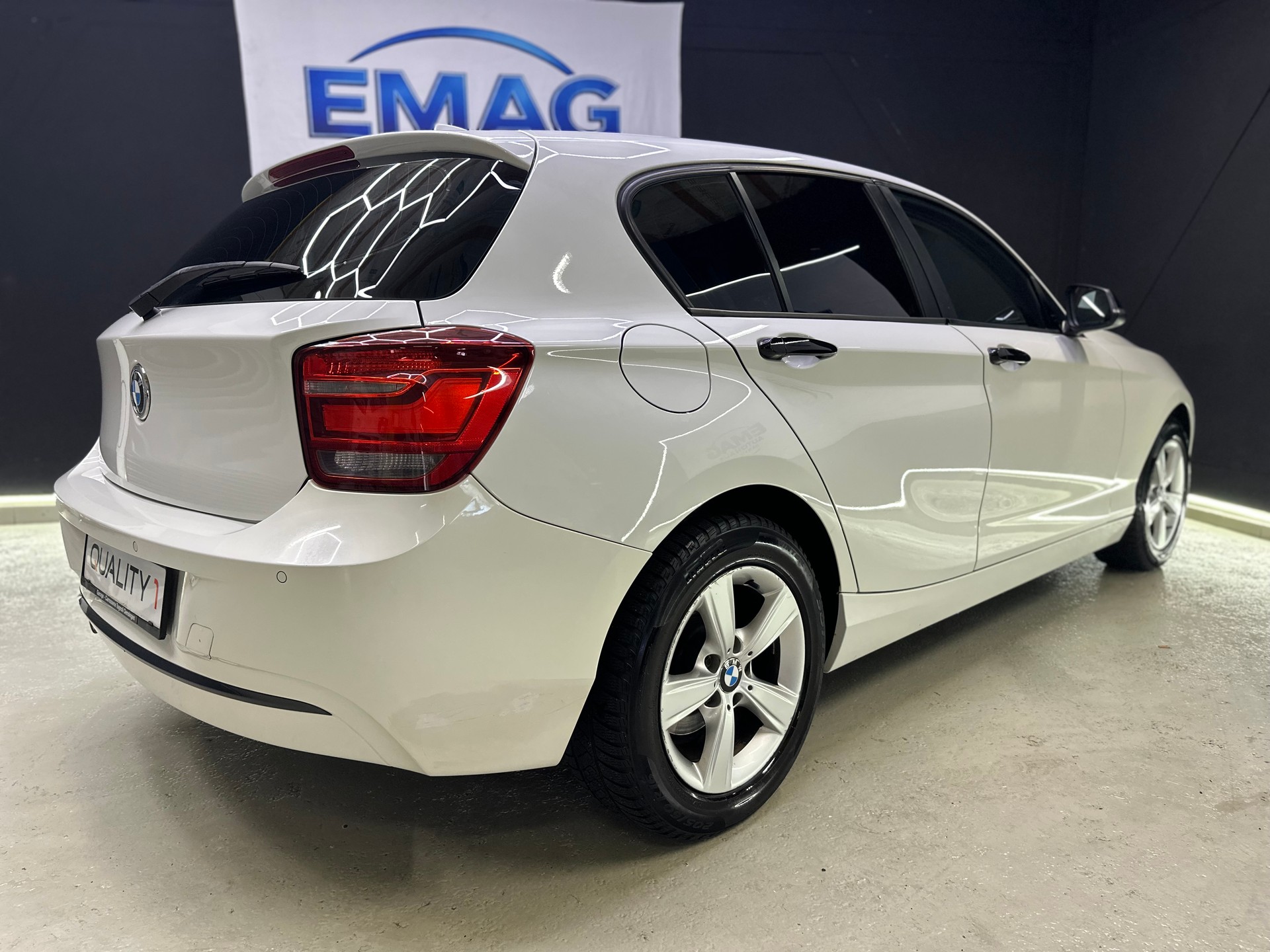 BMW 116d Sport Line Steptronic-image-7