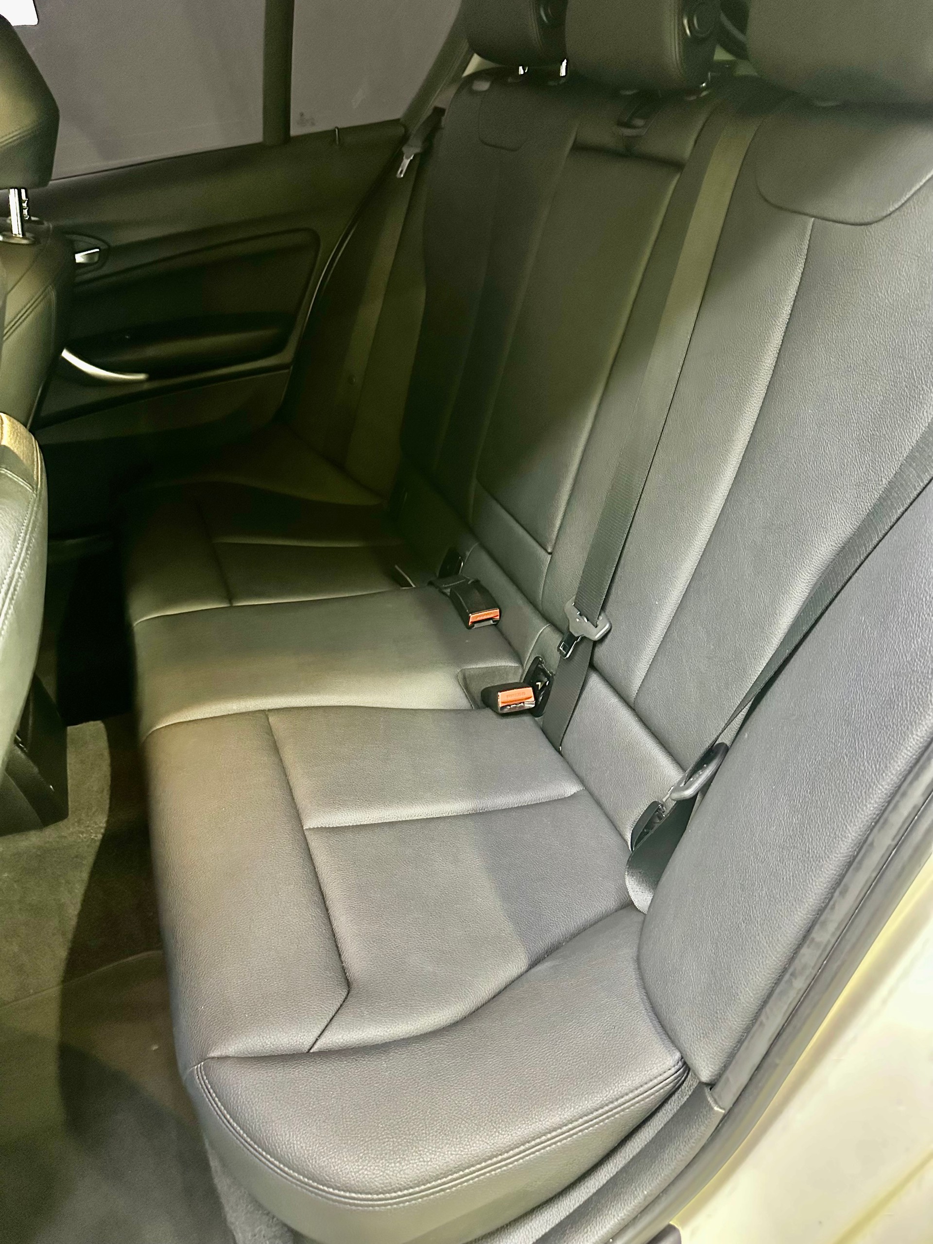 BMW 116d Sport Line Steptronic-image-13