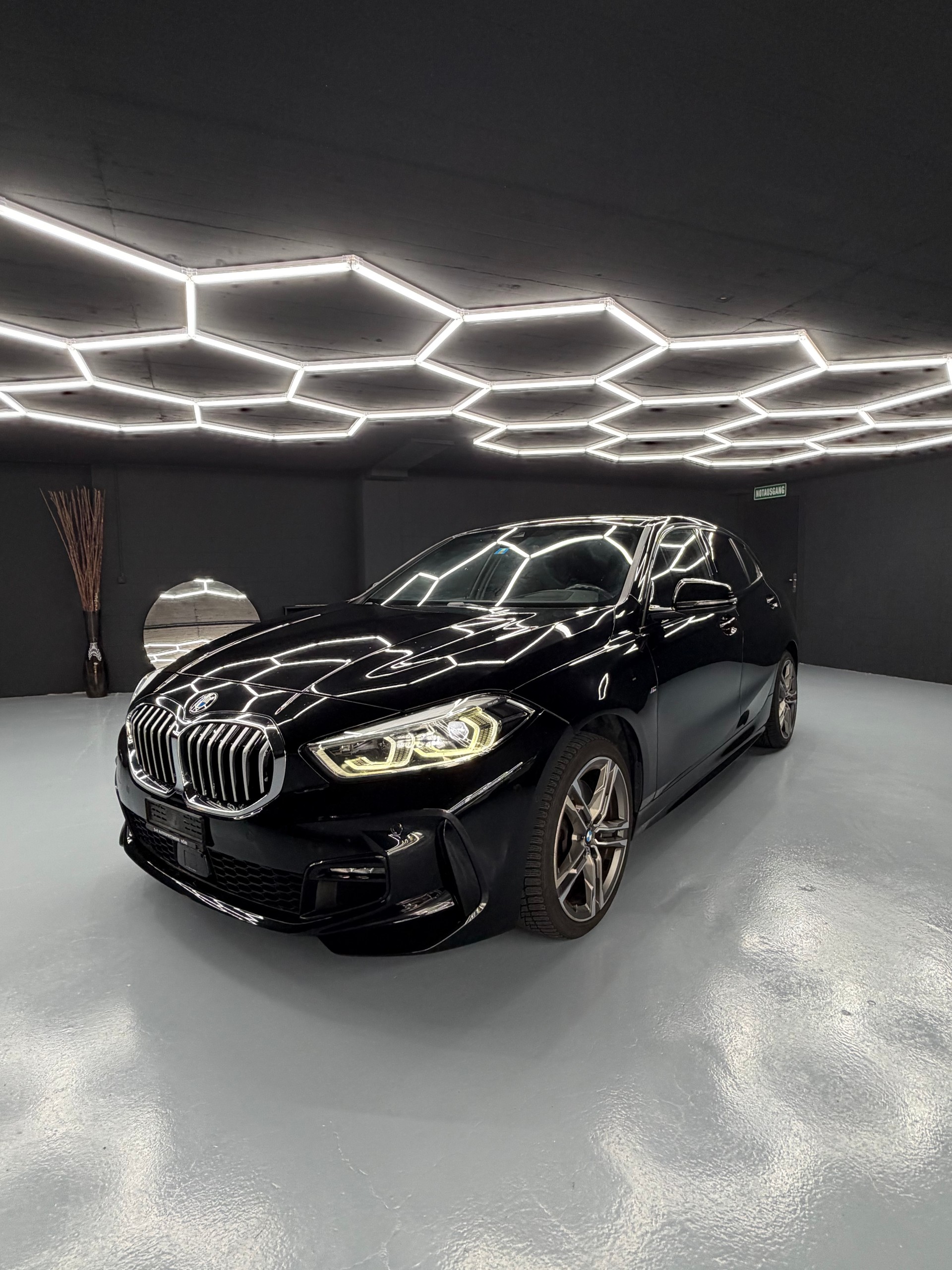 BMW 120d xDrive Steptronic M Sport-image-7