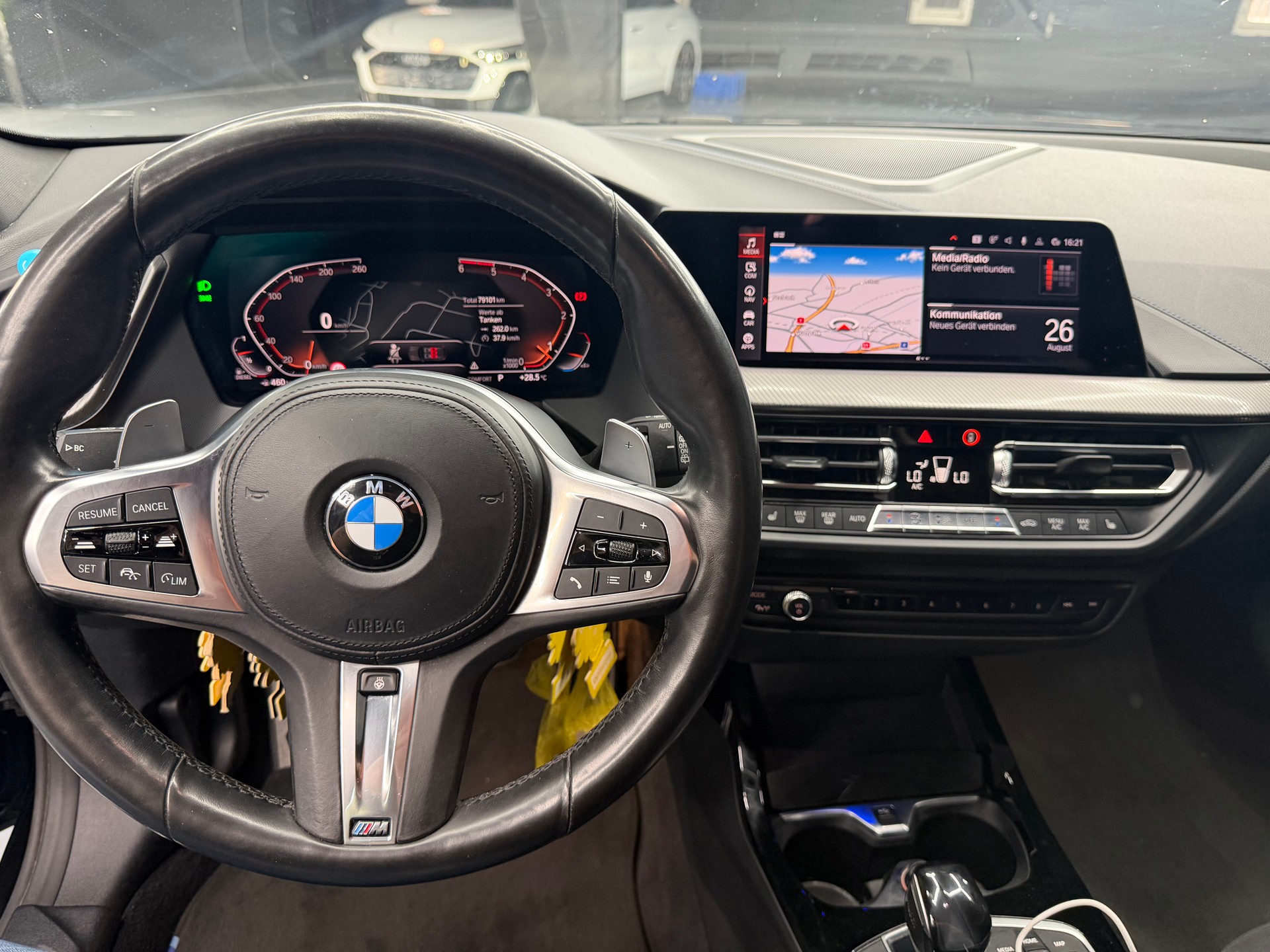 BMW 120d xDrive Steptronic M Sport-image-11