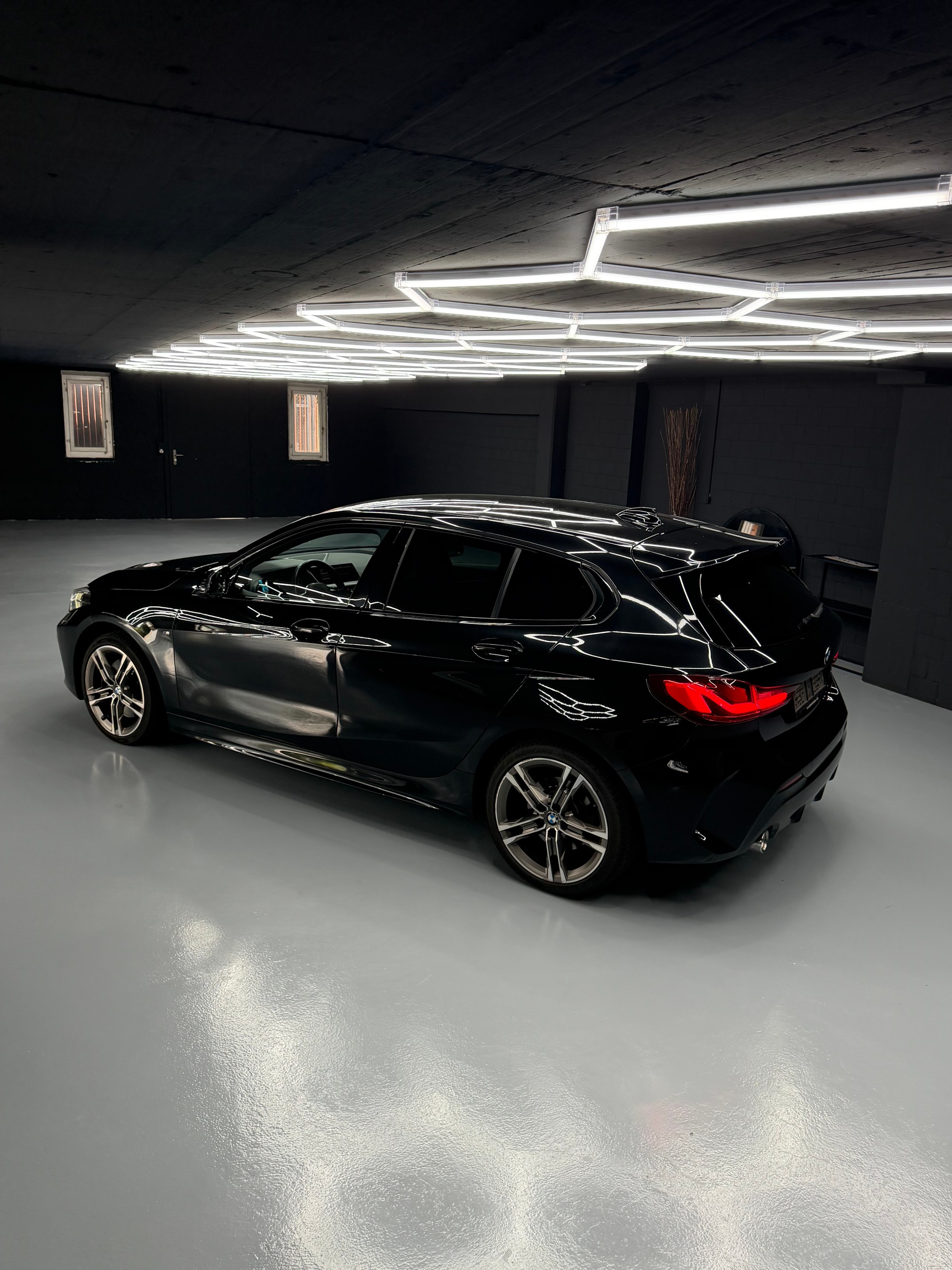BMW 120d xDrive Steptronic M Sport-image-8