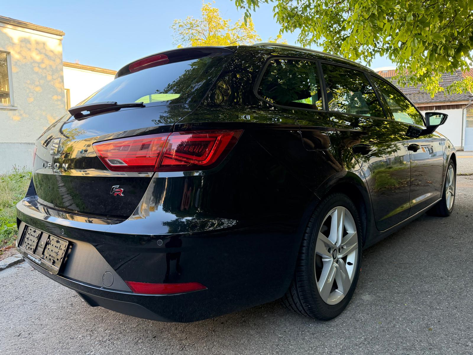 SEAT Leon ST 2.0 TDI FR DSG-image-6