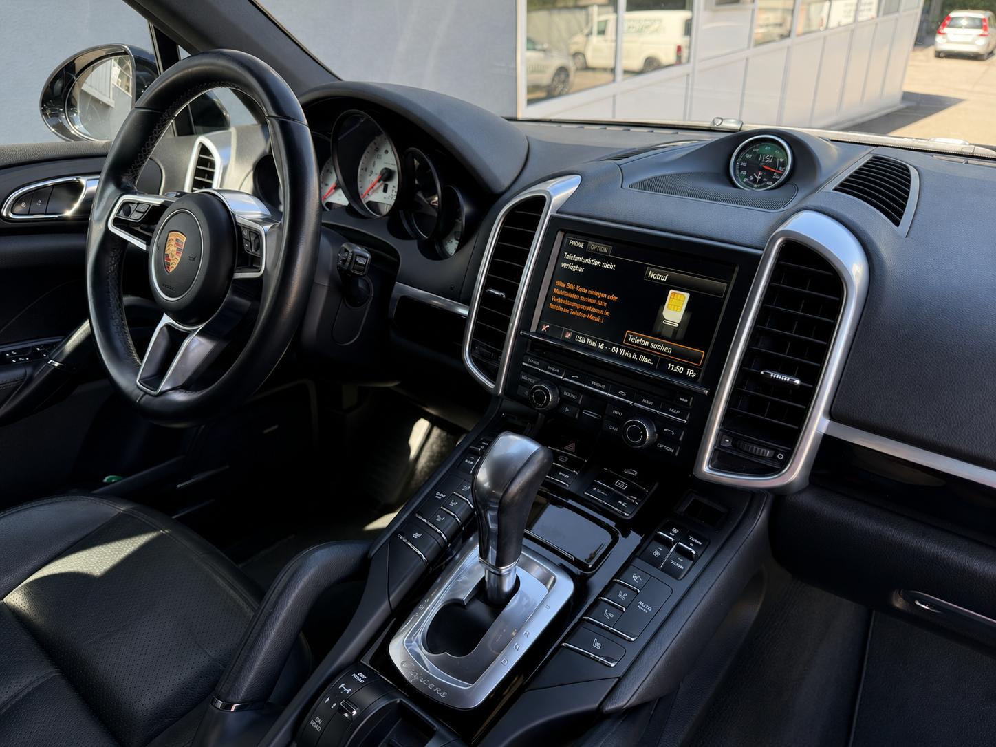 PORSCHE Cayenne S Diesel-image-15
