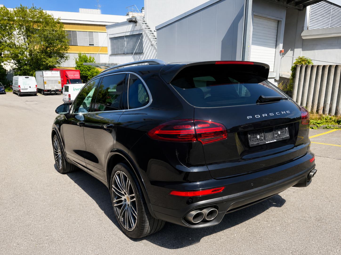PORSCHE Cayenne S Diesel-image-2