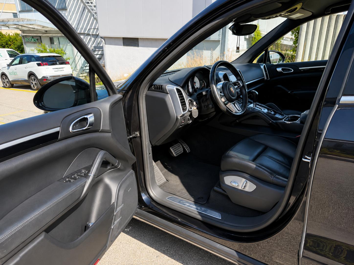 PORSCHE Cayenne S Diesel-image-11