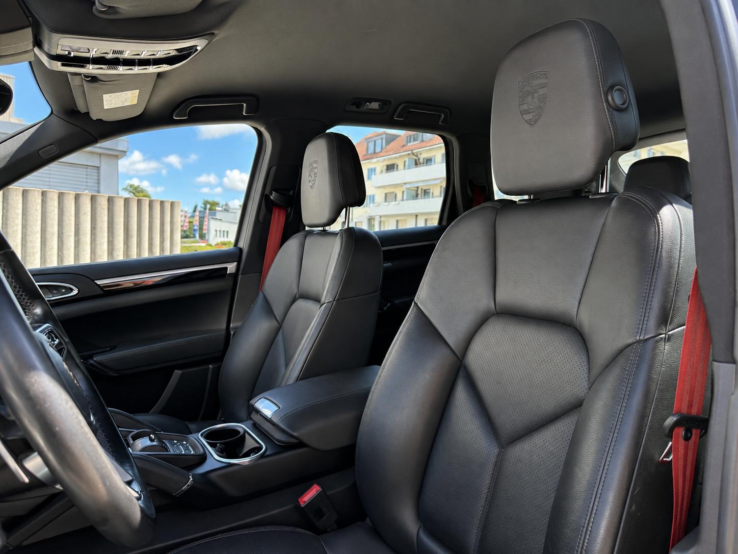 PORSCHE Cayenne S Diesel-image-13