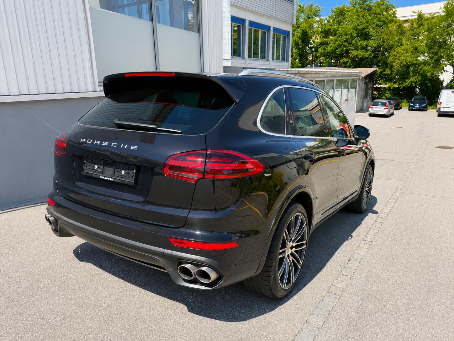 PORSCHE Cayenne S Diesel-image-3